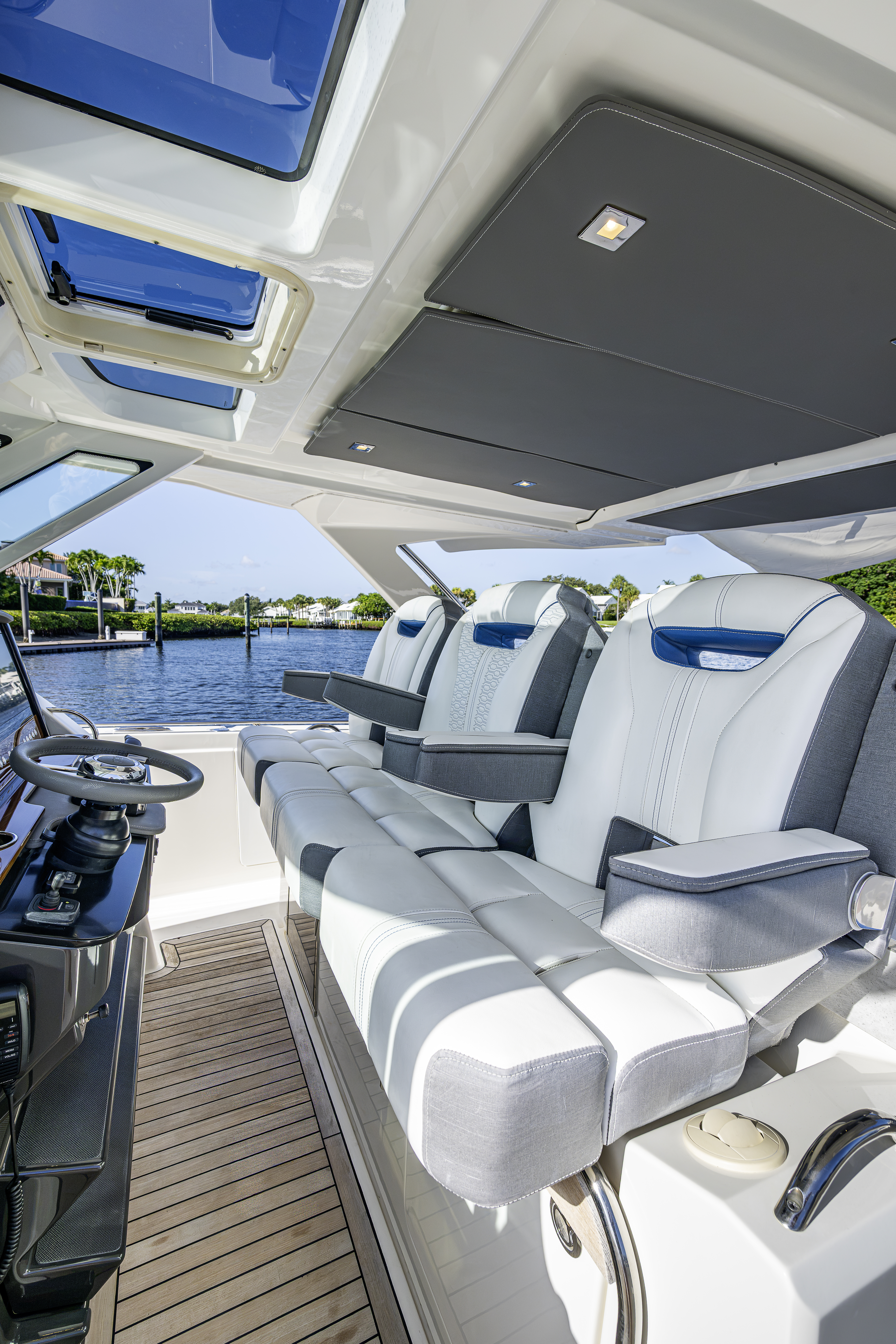 38 Tiara yacht photo 41