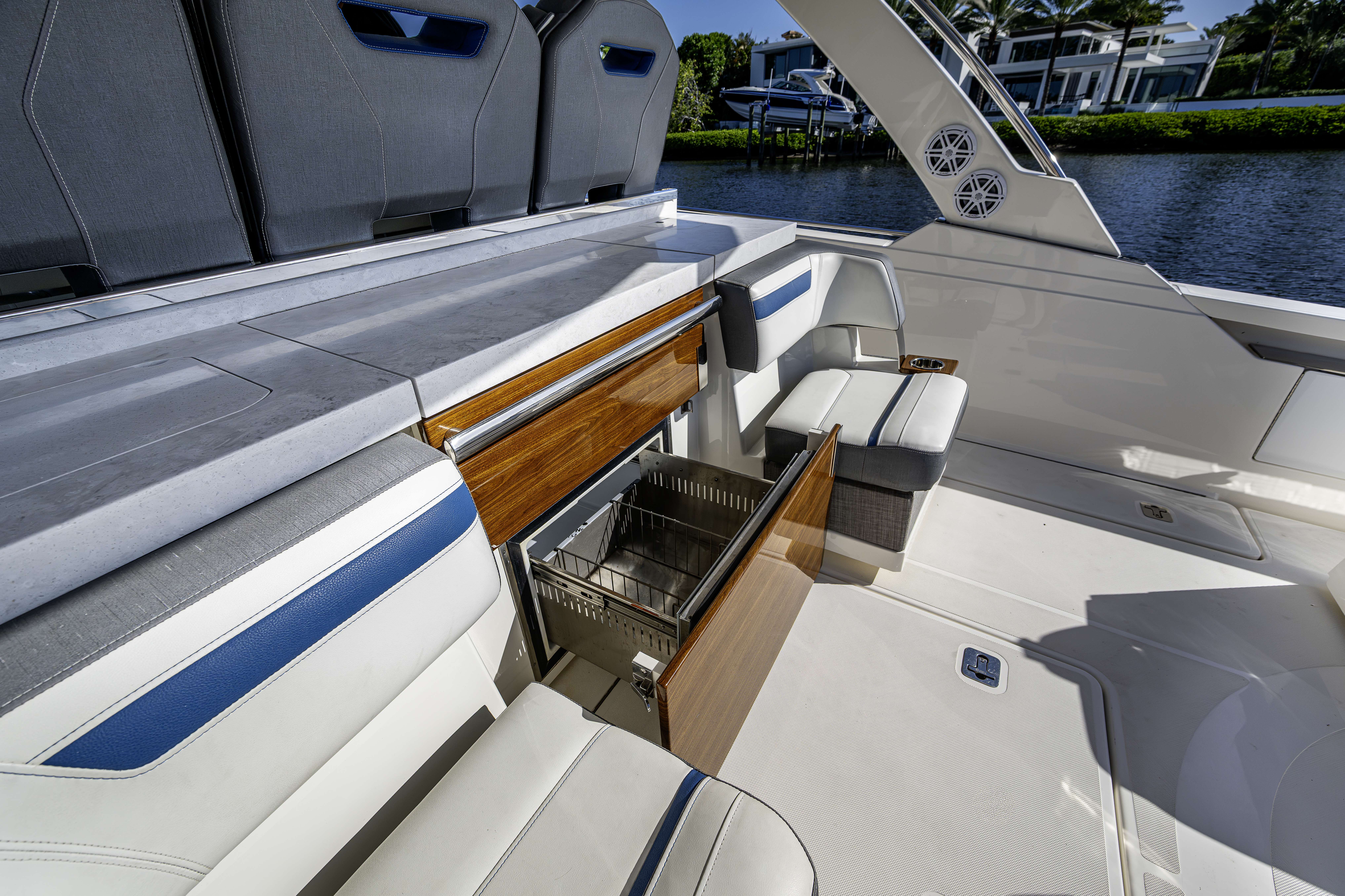 38 Tiara yacht photo 32