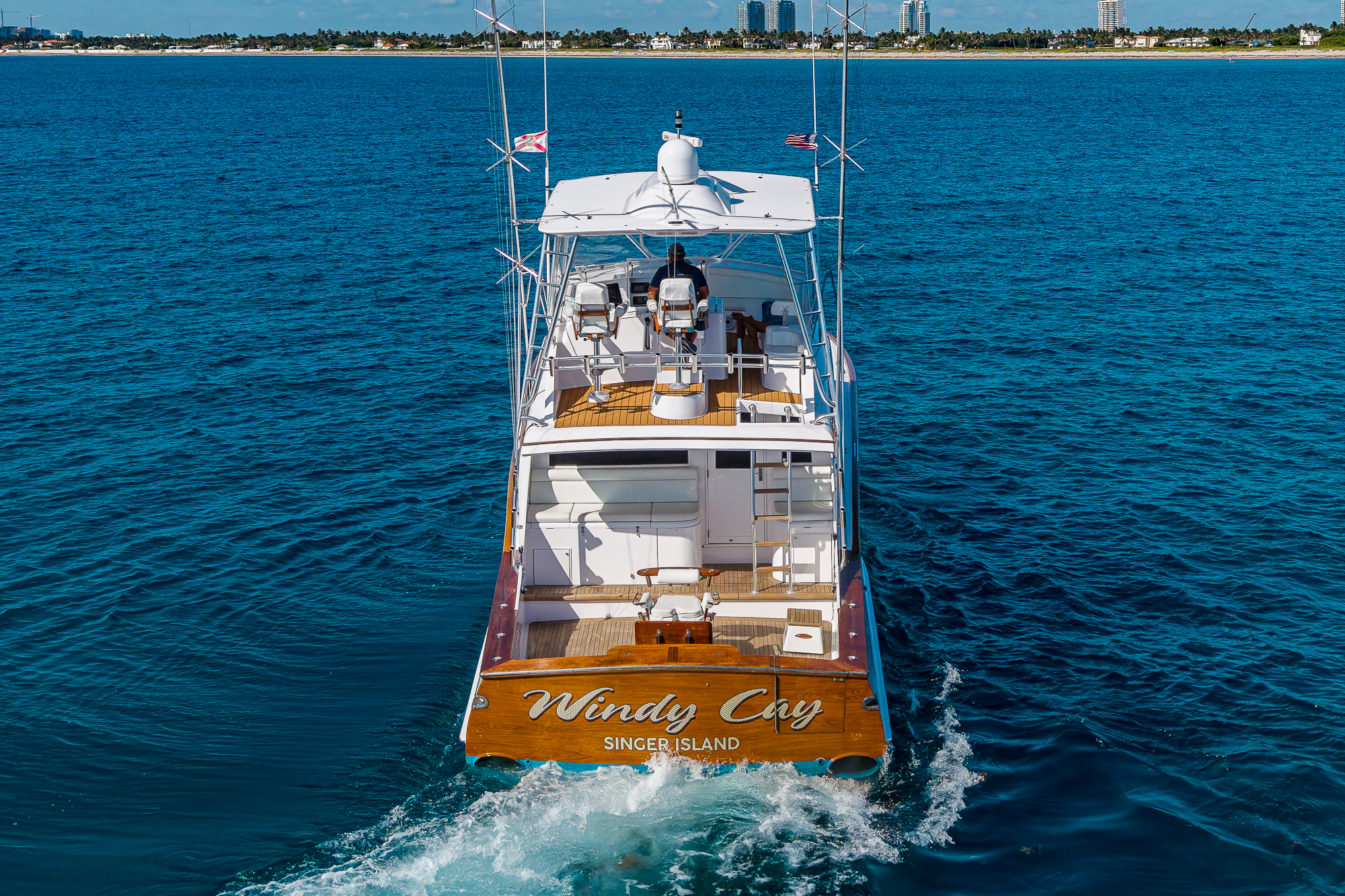 Windy Cay yacht photo 6
