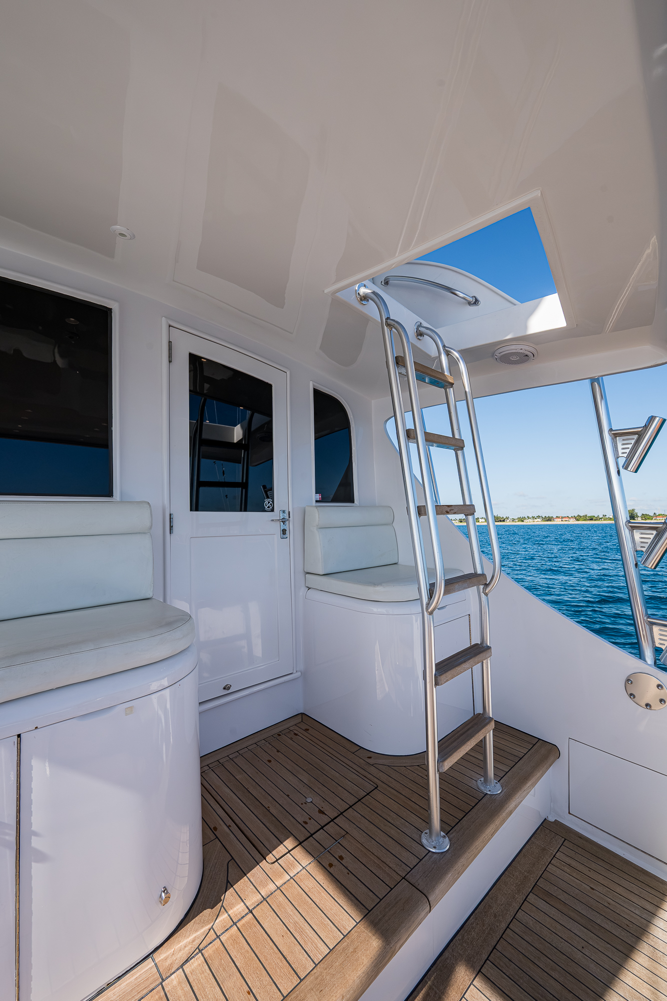 Windy Cay yacht photo 81