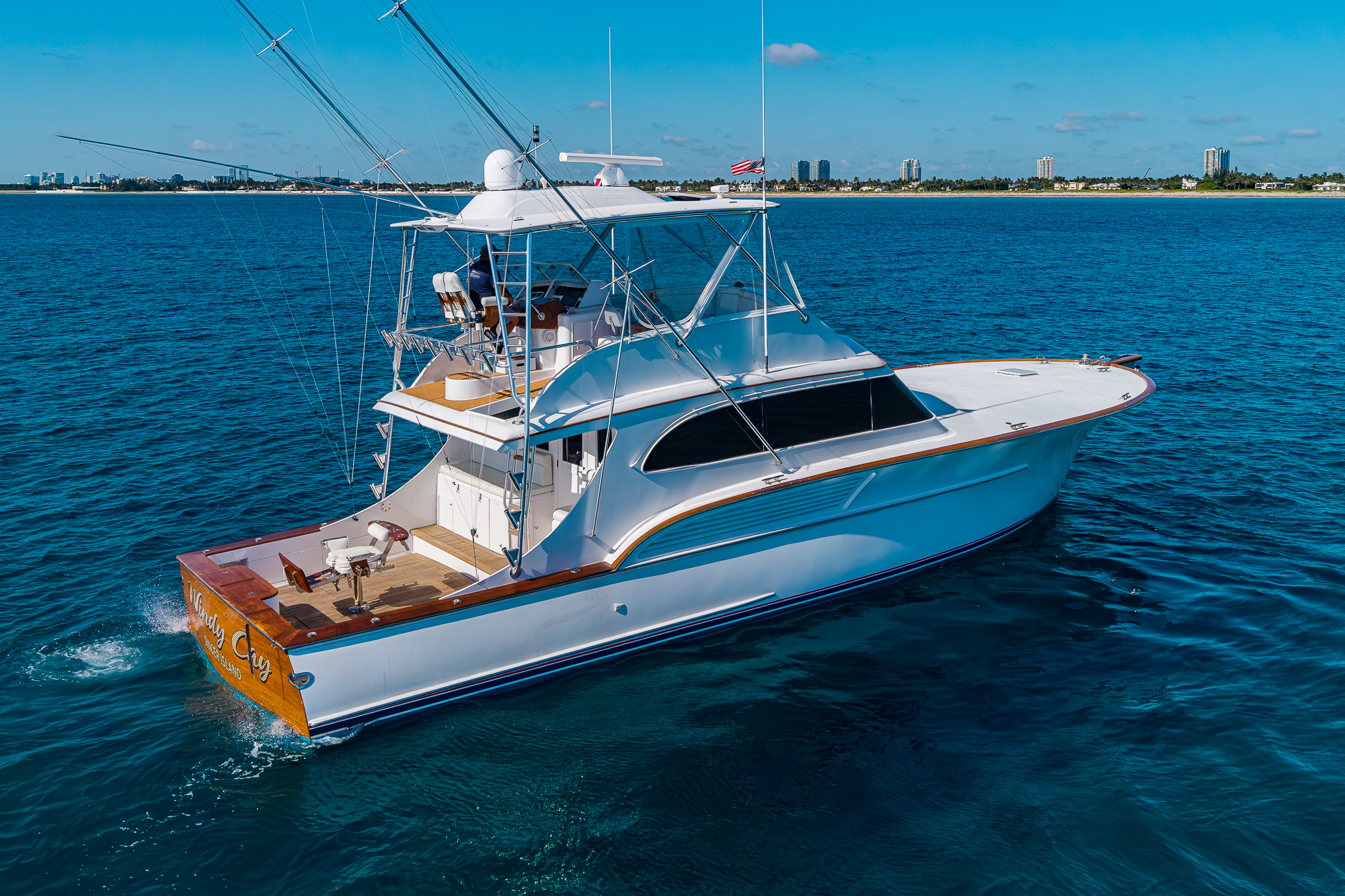 Windy Cay yacht photo 3