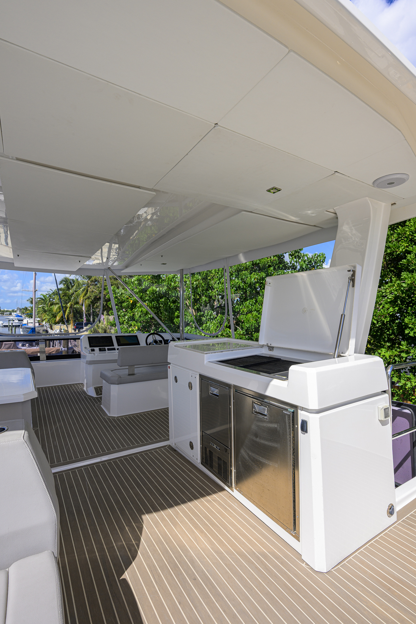 Sheildmaiden yacht photo 11