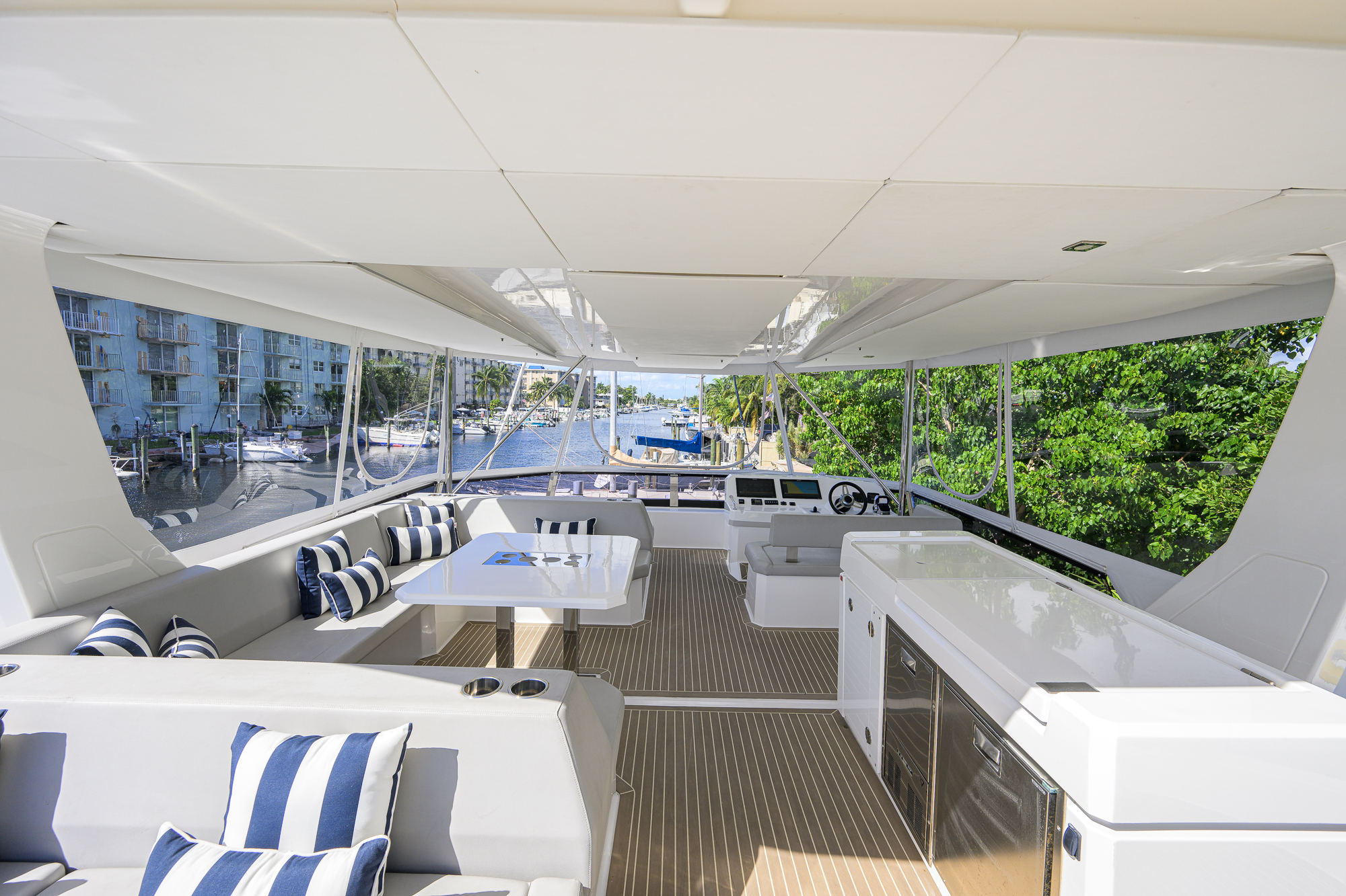 Sheildmaiden yacht photo 9