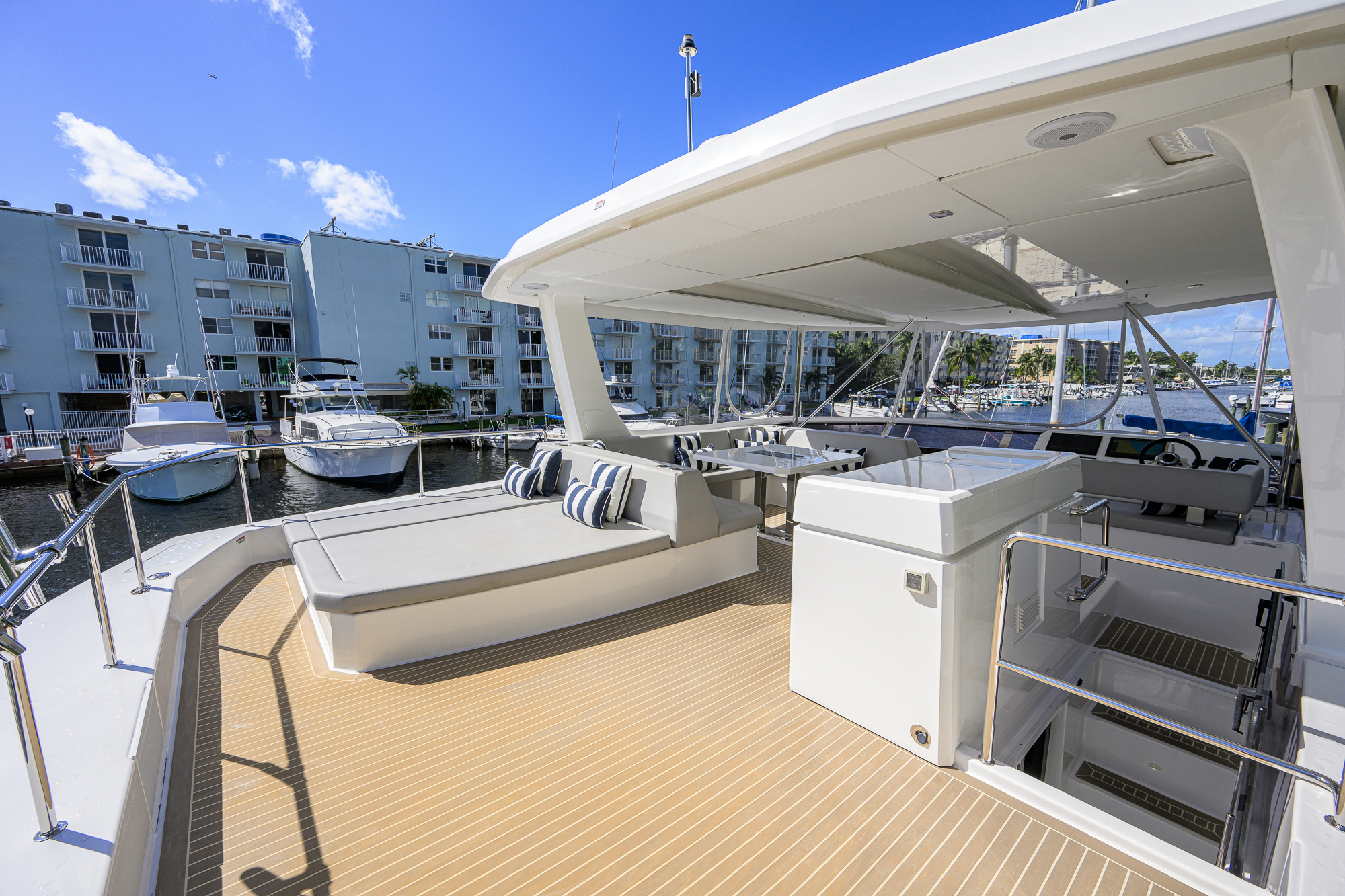 Sheildmaiden yacht photo 4