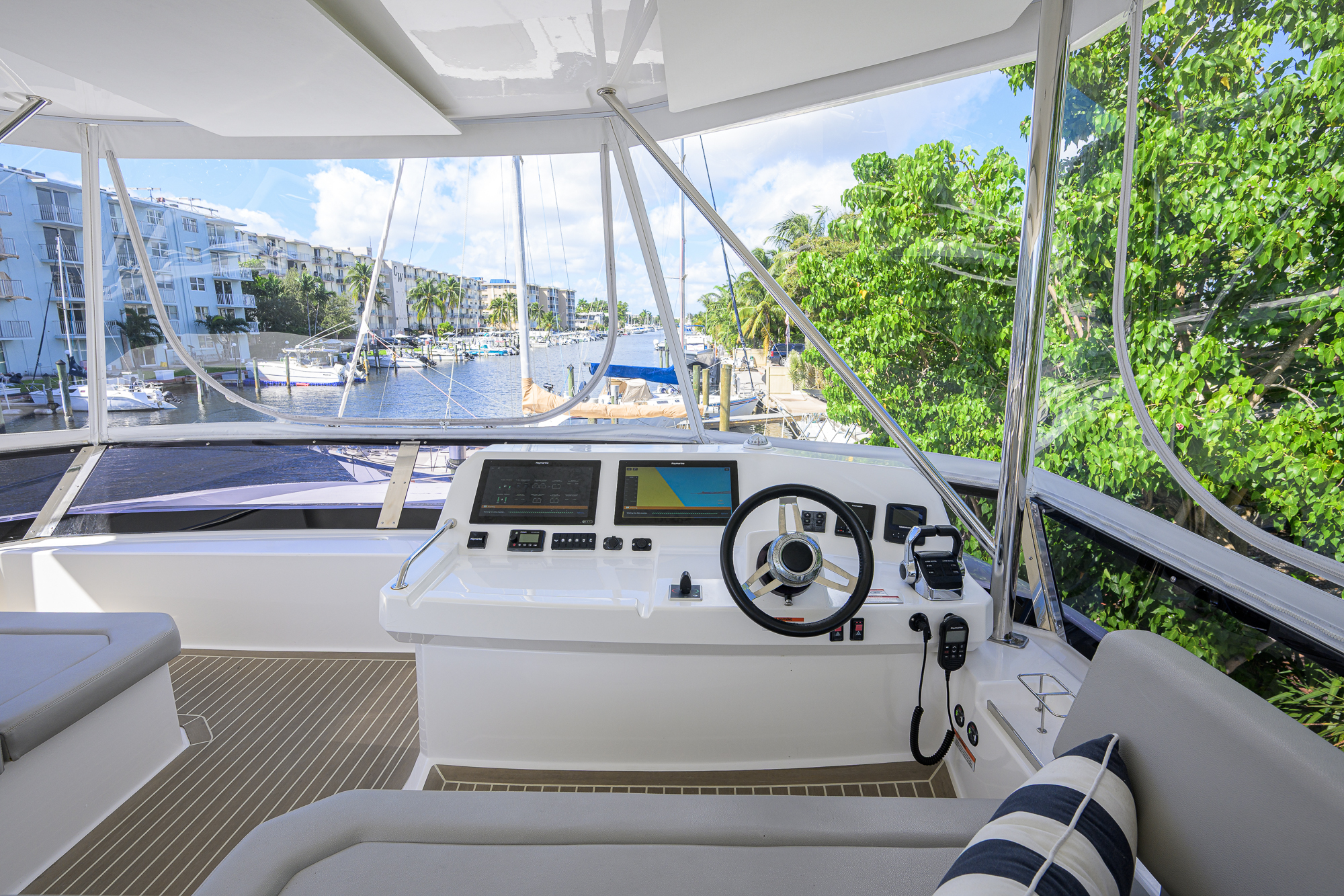 Sheildmaiden yacht photo 24