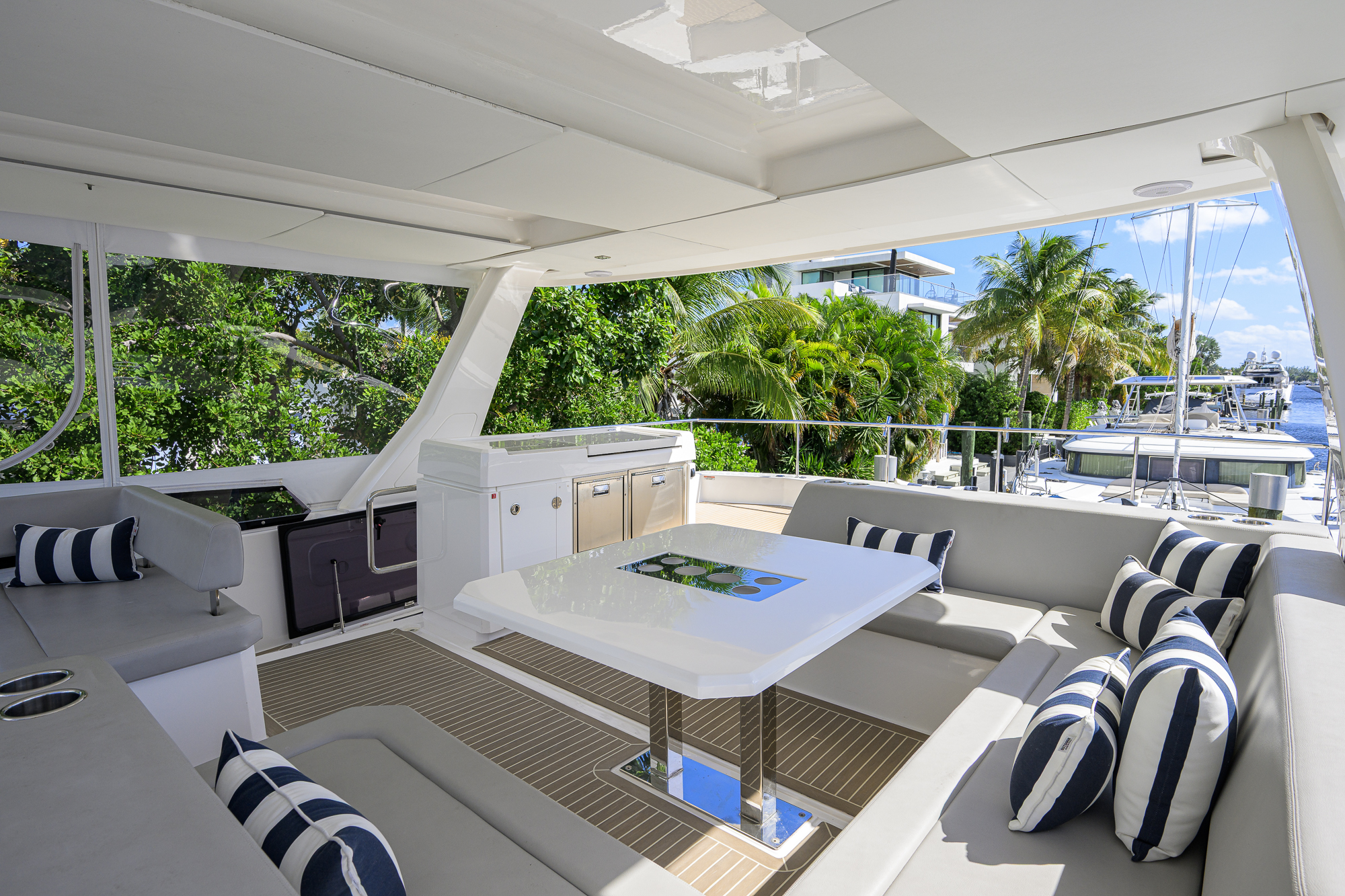 Sheildmaiden yacht photo 17