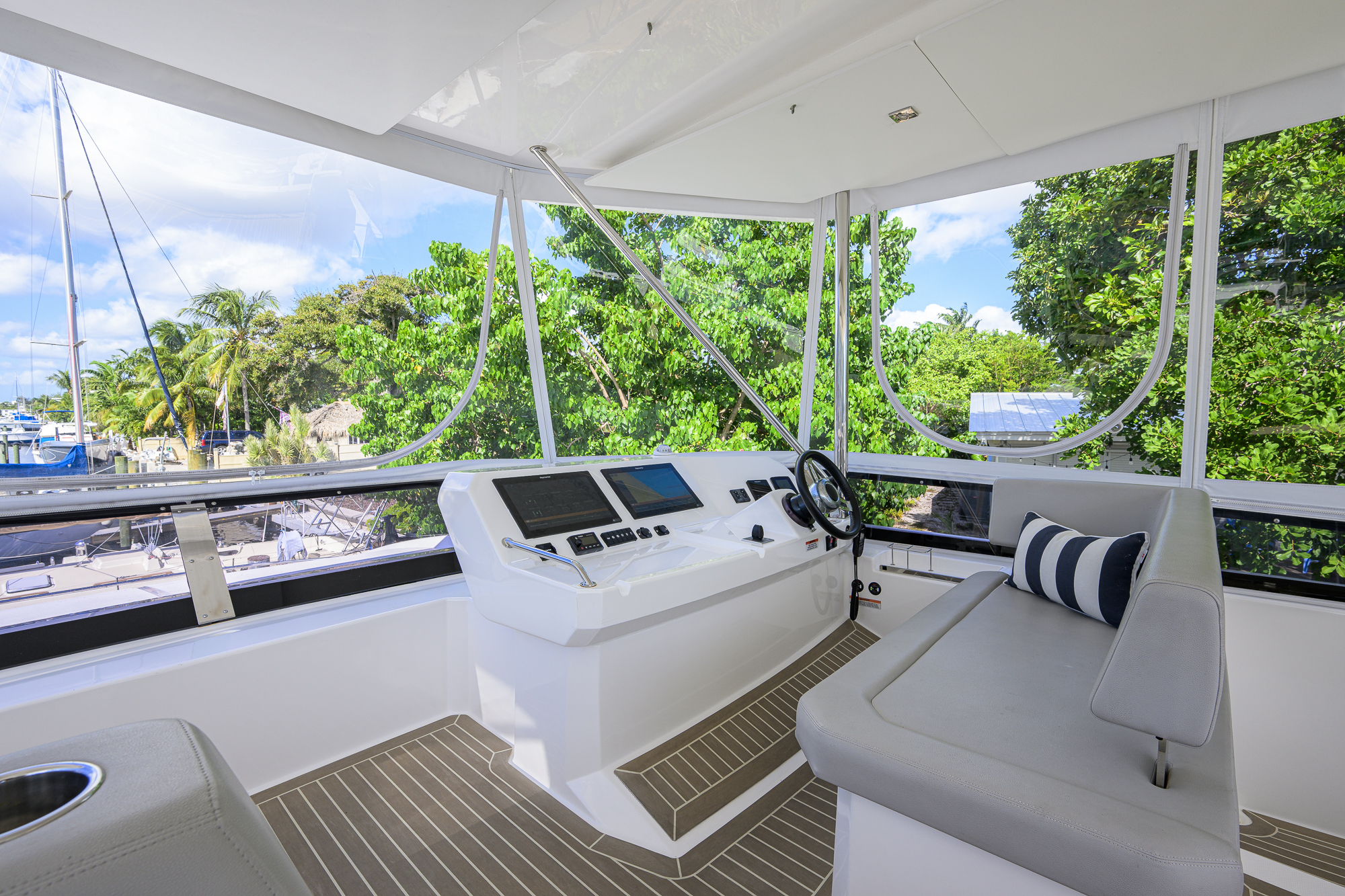 Sheildmaiden yacht photo 21