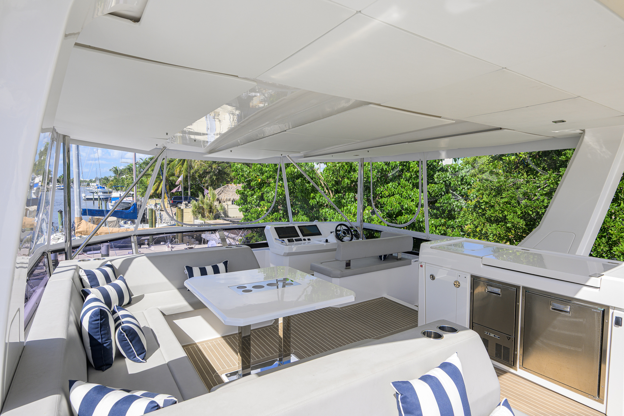 Sheildmaiden yacht photo 10