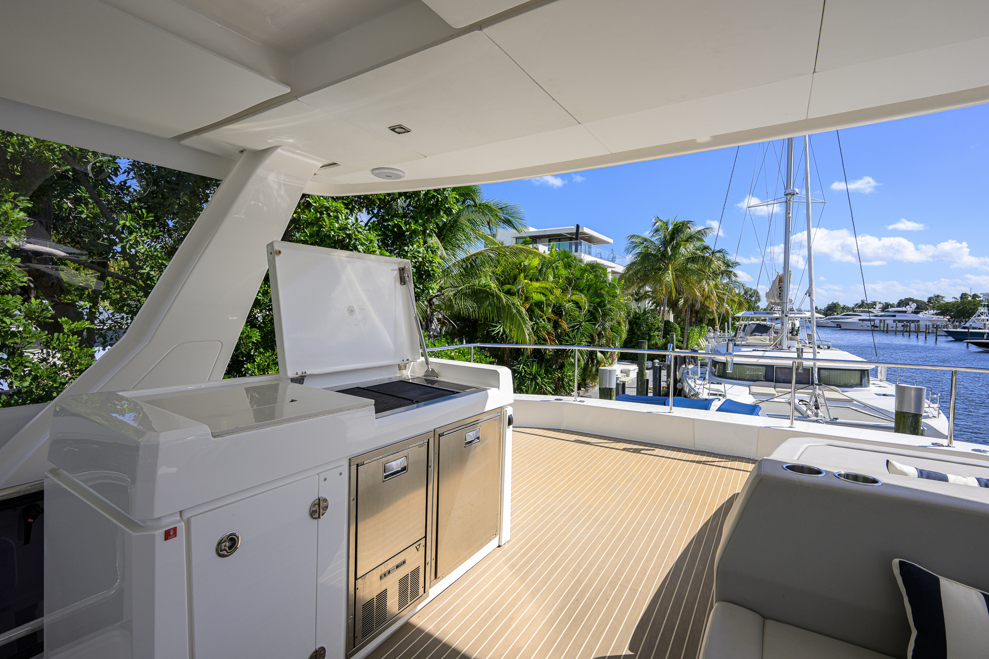 Sheildmaiden yacht photo 13
