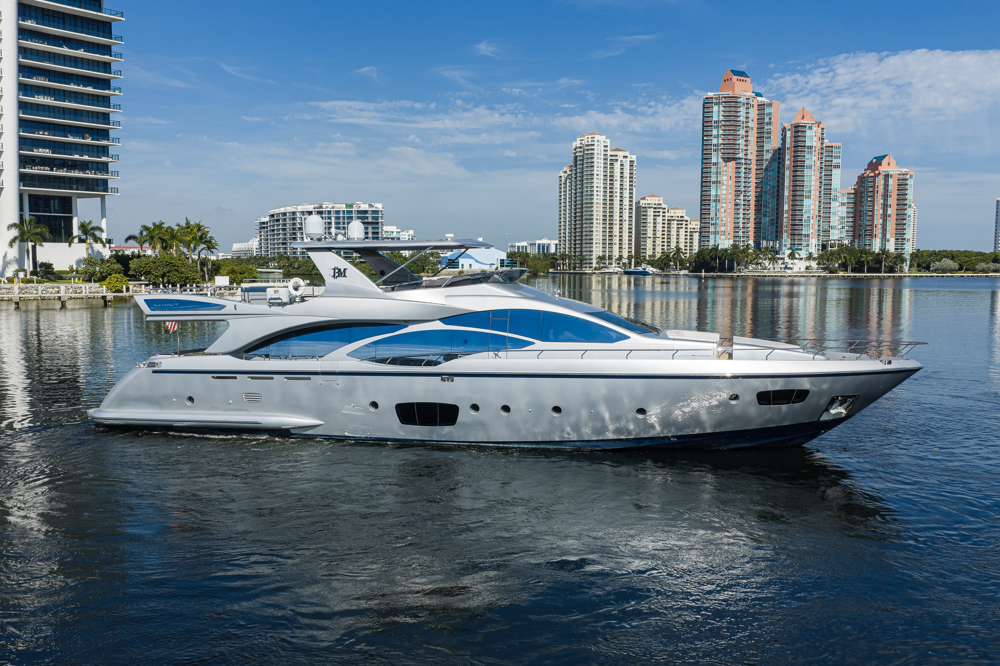 Beautiful M yacht photo 1