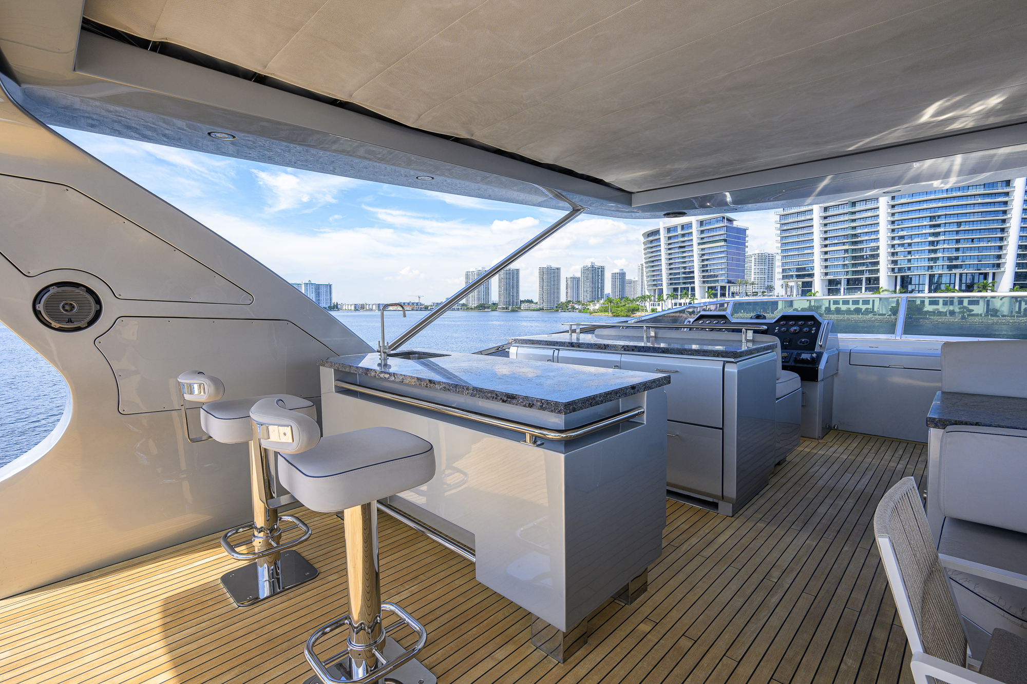 Beautiful M yacht photo 54