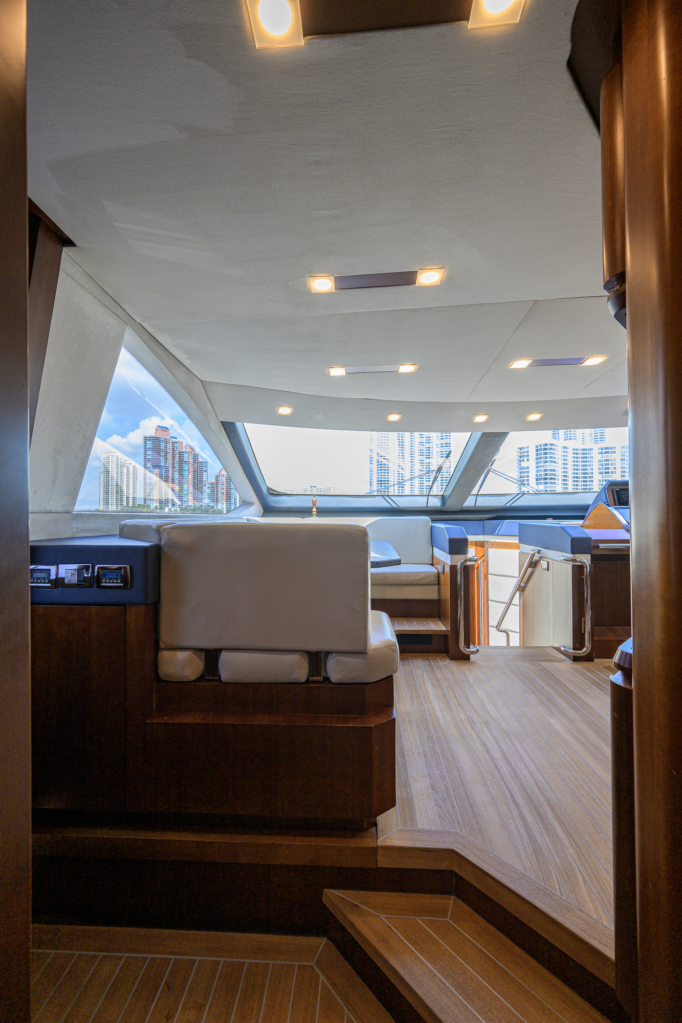 Beautiful M yacht photo 158