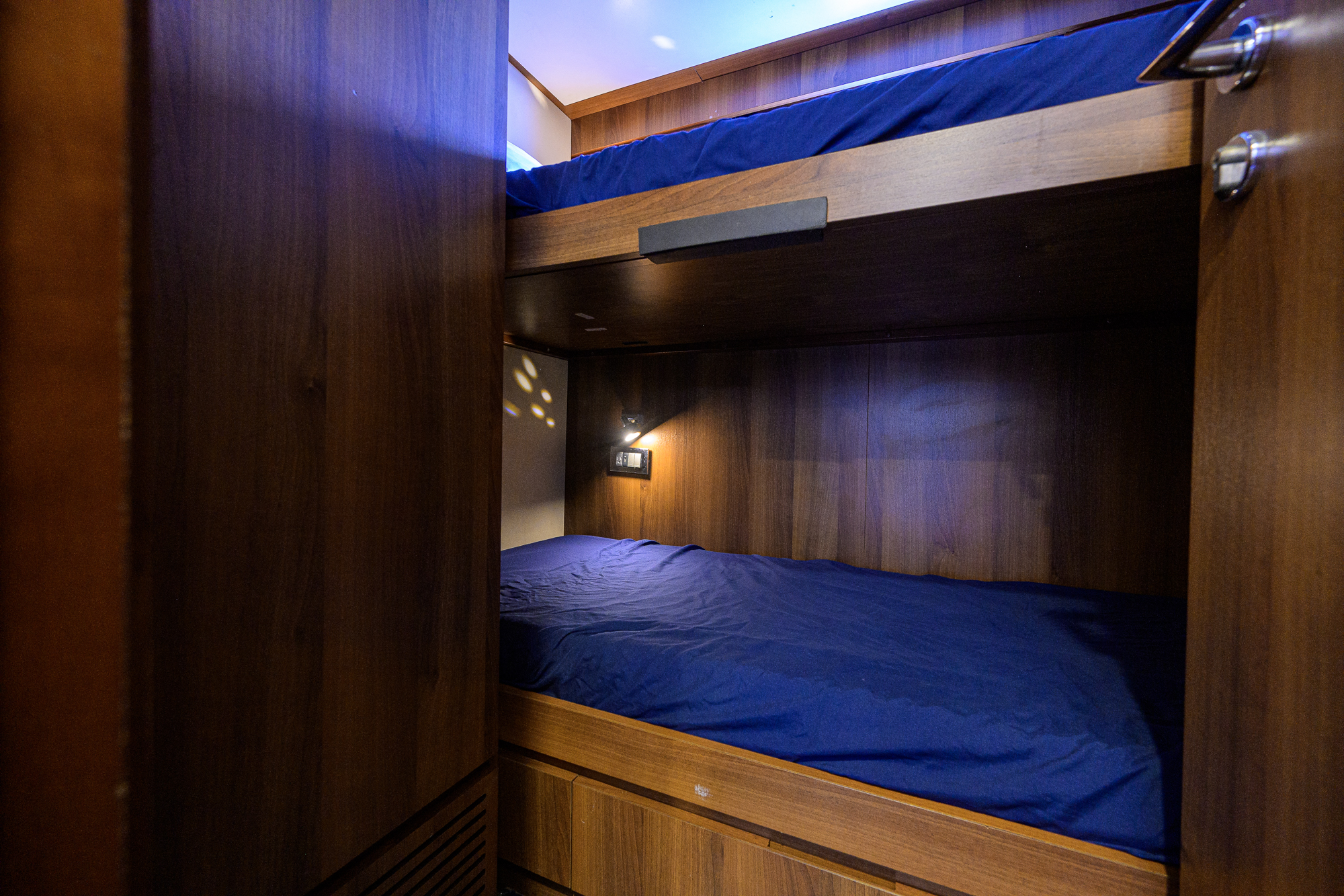 Beautiful M yacht photo 209