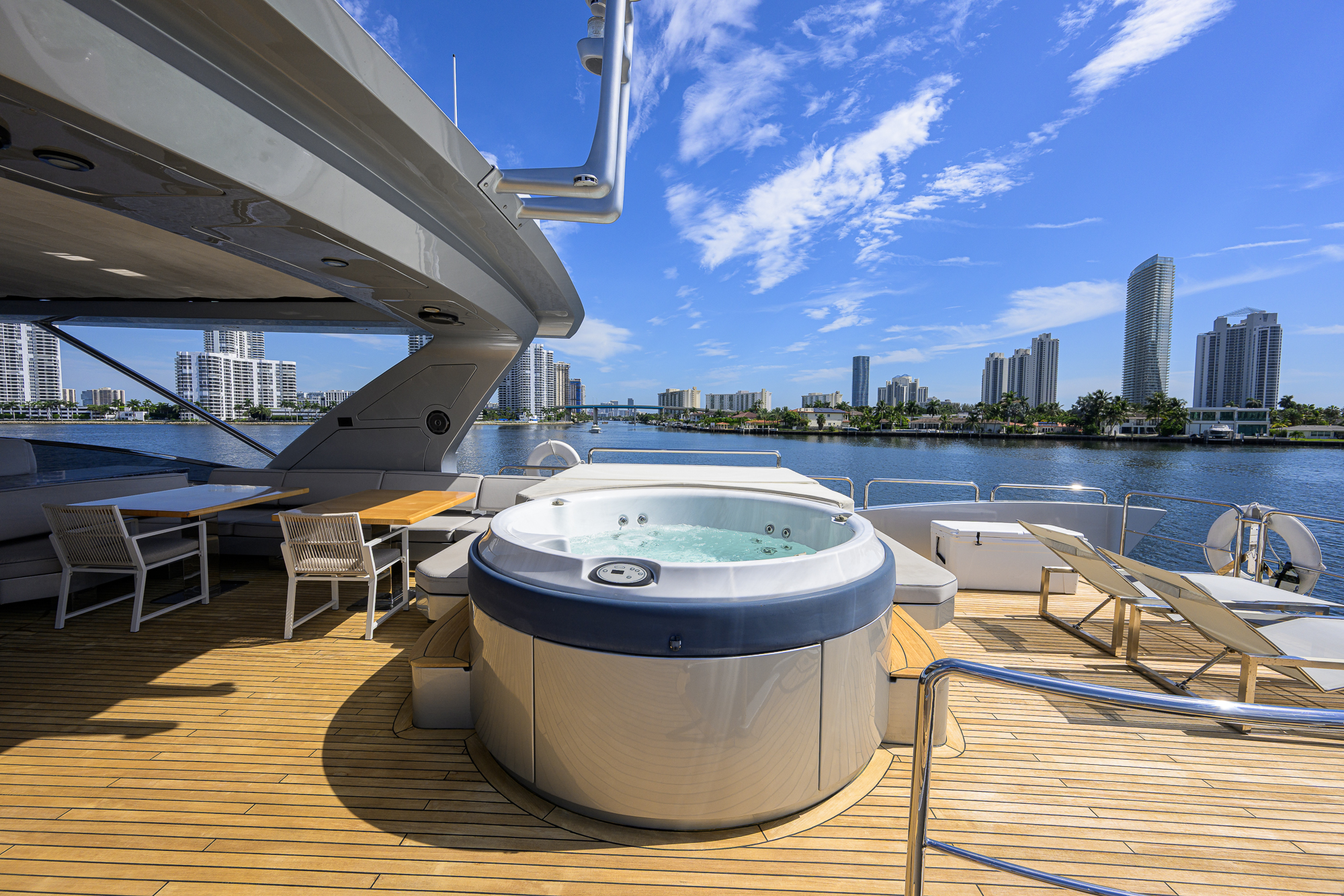 Beautiful M yacht photo 46