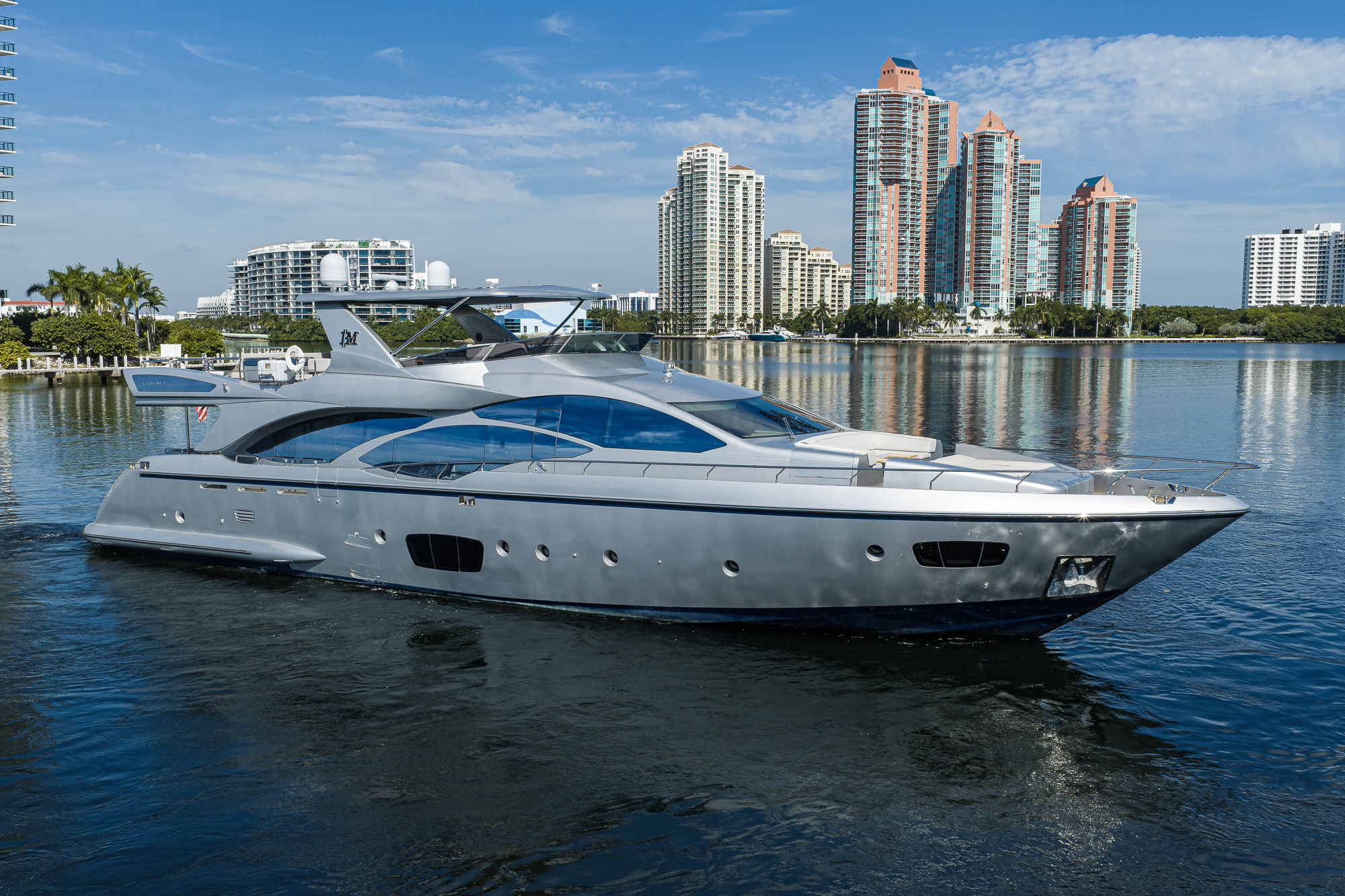 Beautiful M yacht photo 2