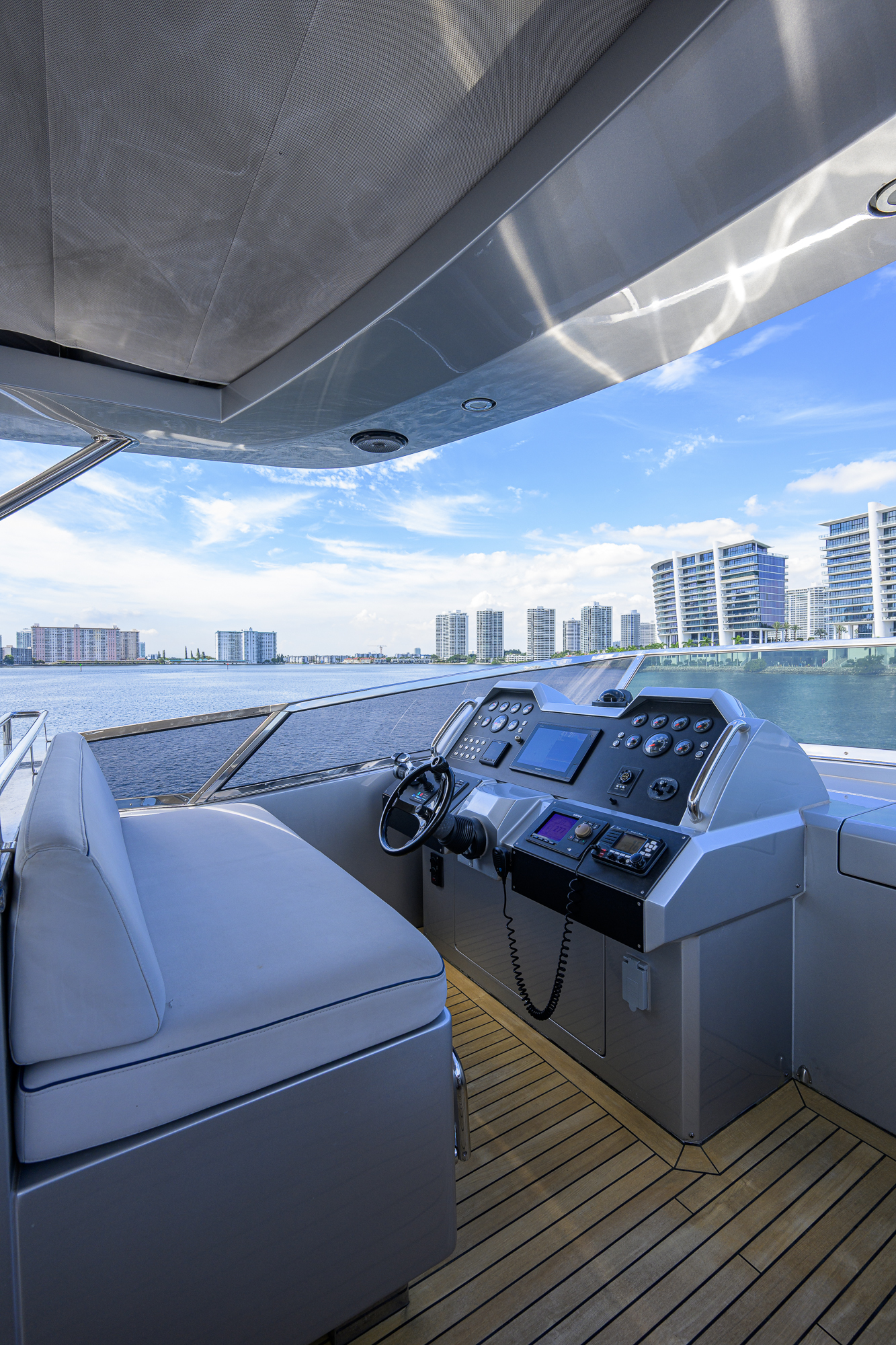 Beautiful M yacht photo 61