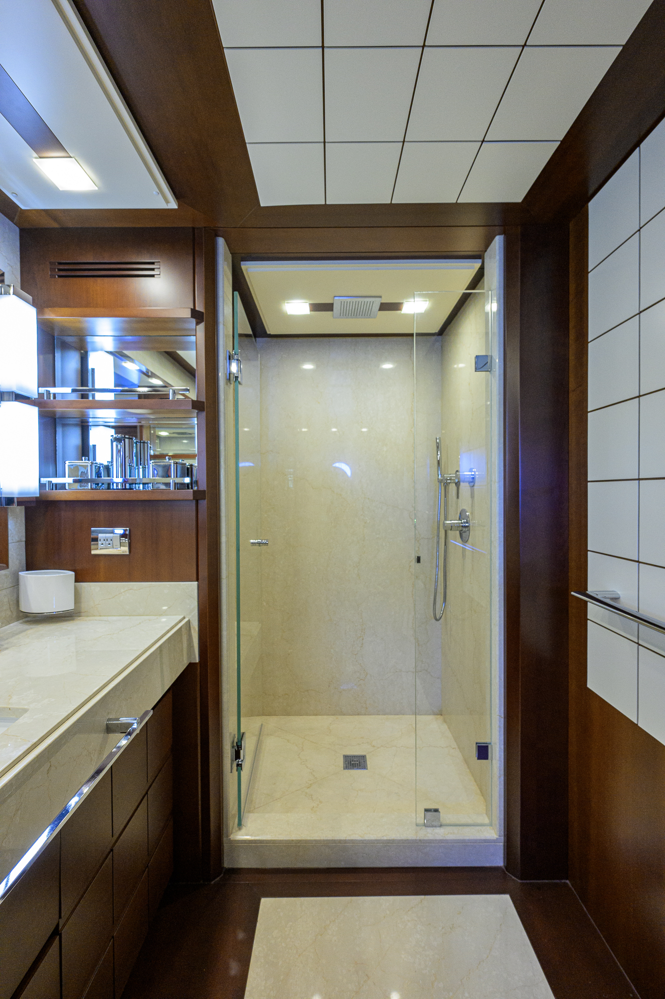 Beautiful M yacht photo 216