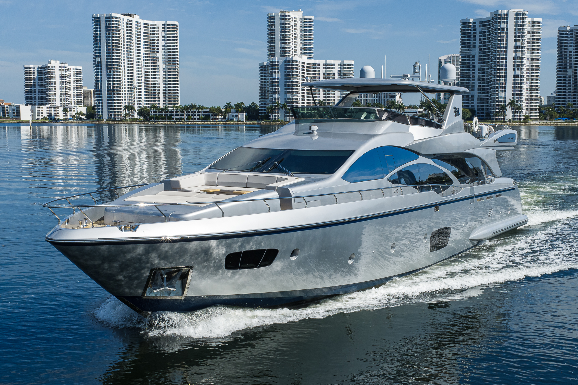 Beautiful M yacht photo 28