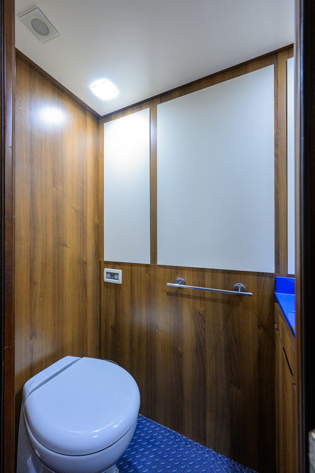 Beautiful M yacht photo 207