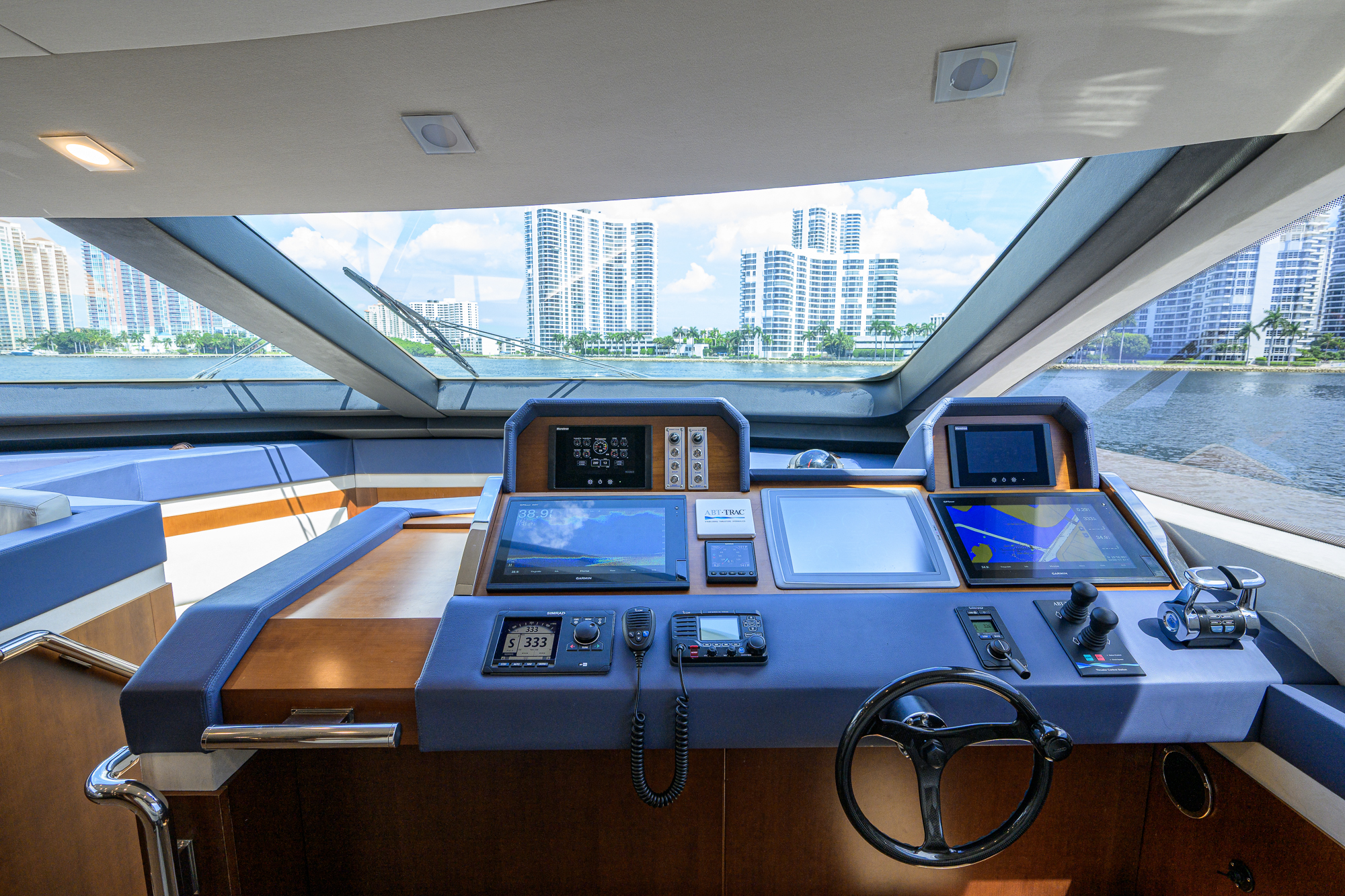 Beautiful M yacht photo 163