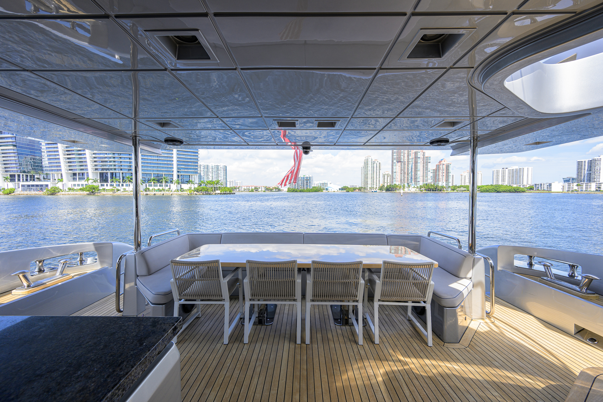 Beautiful M yacht photo 111
