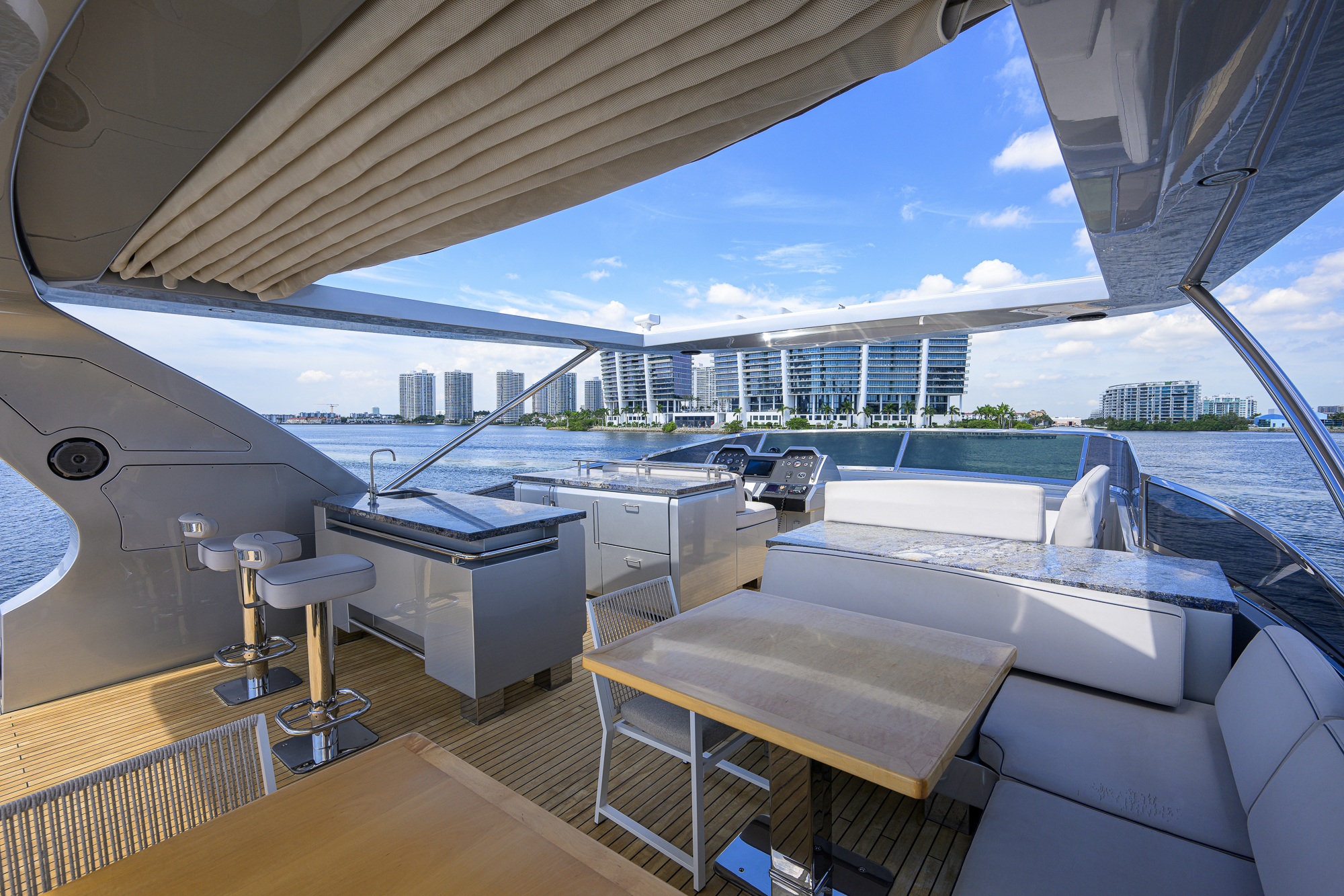 Beautiful M yacht photo 70