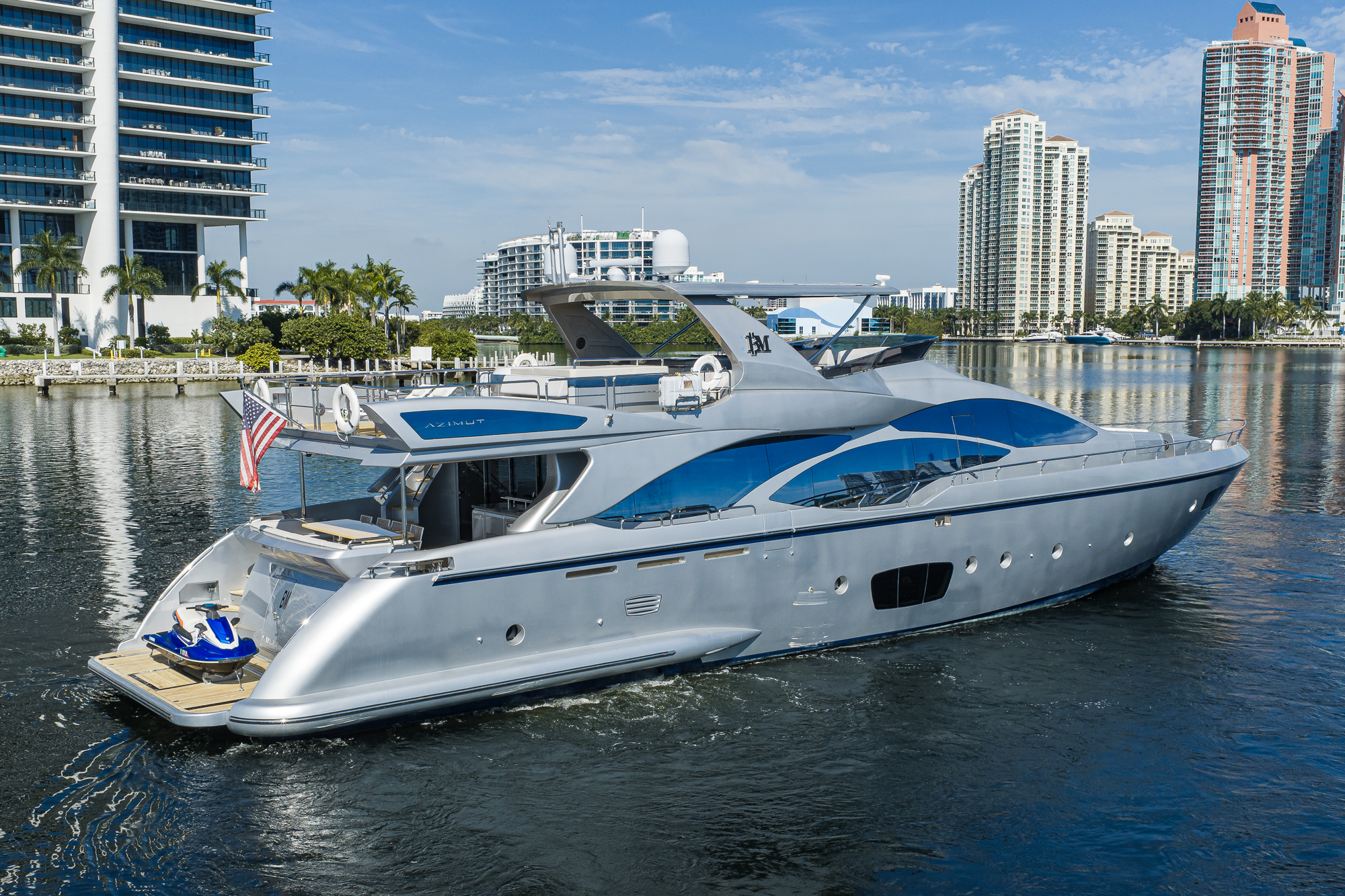 Beautiful M yacht photo 14
