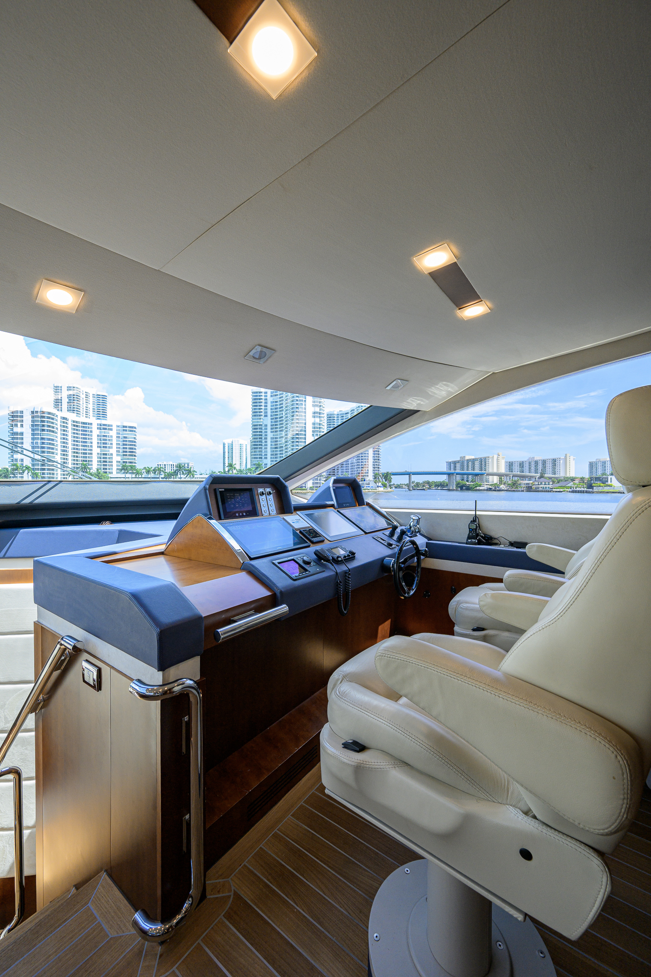 Beautiful M yacht photo 161