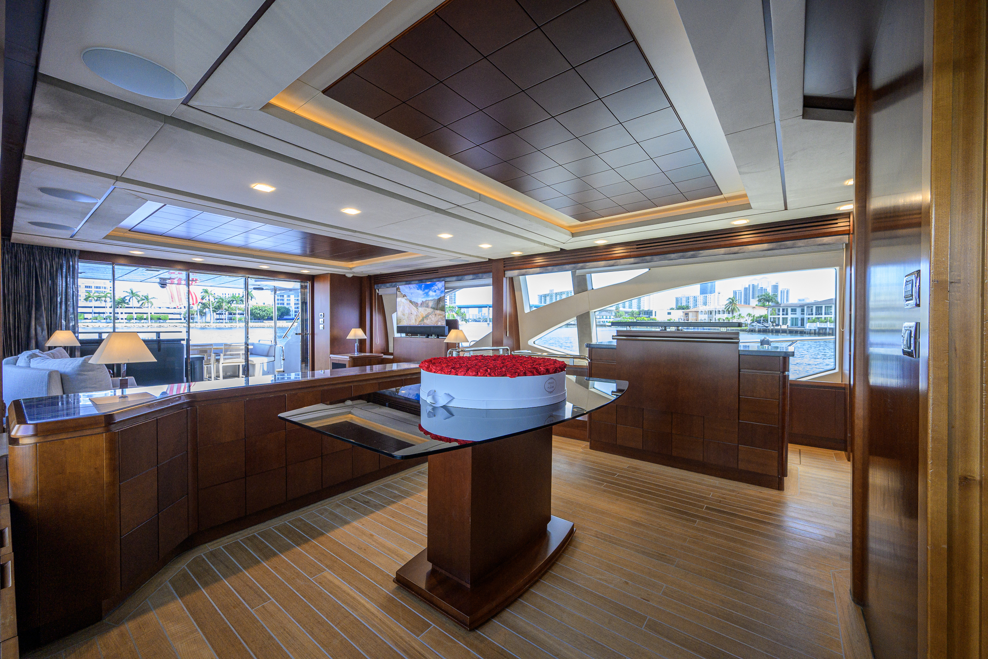 Beautiful M yacht photo 156