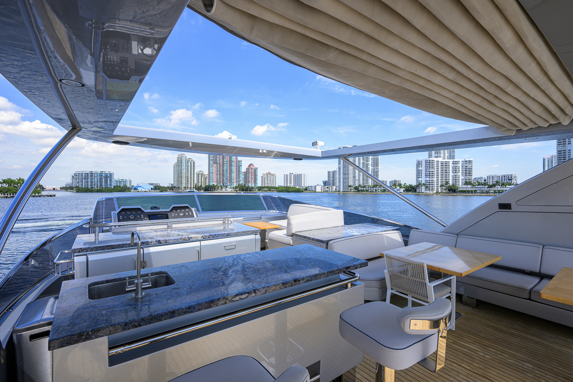 Beautiful M yacht photo 68