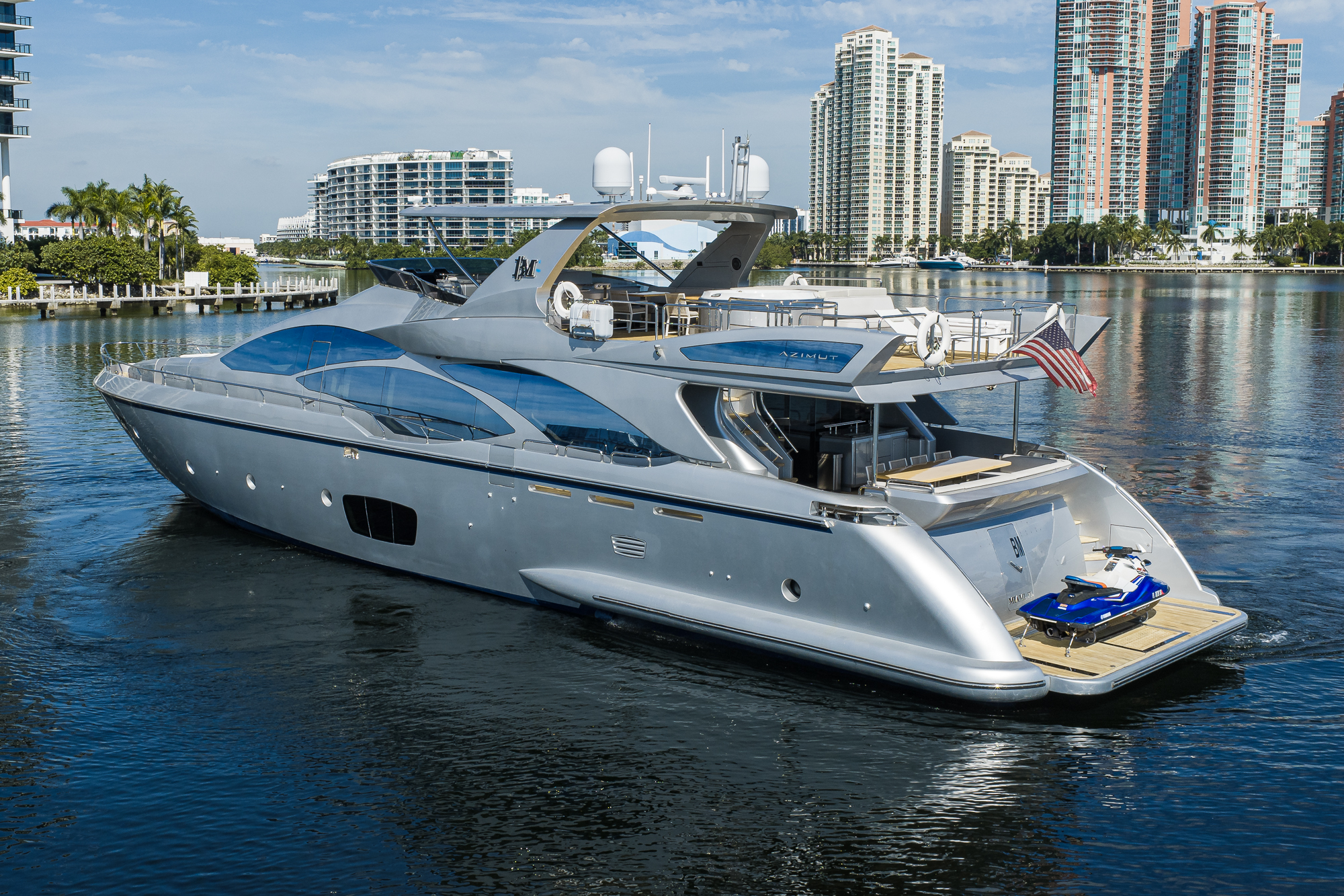 Beautiful M yacht photo 12