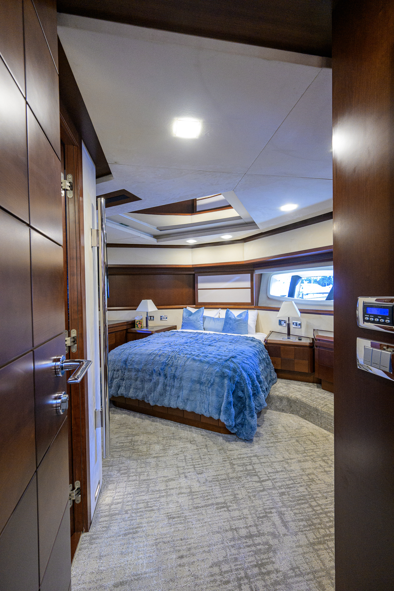 Beautiful M yacht photo 167