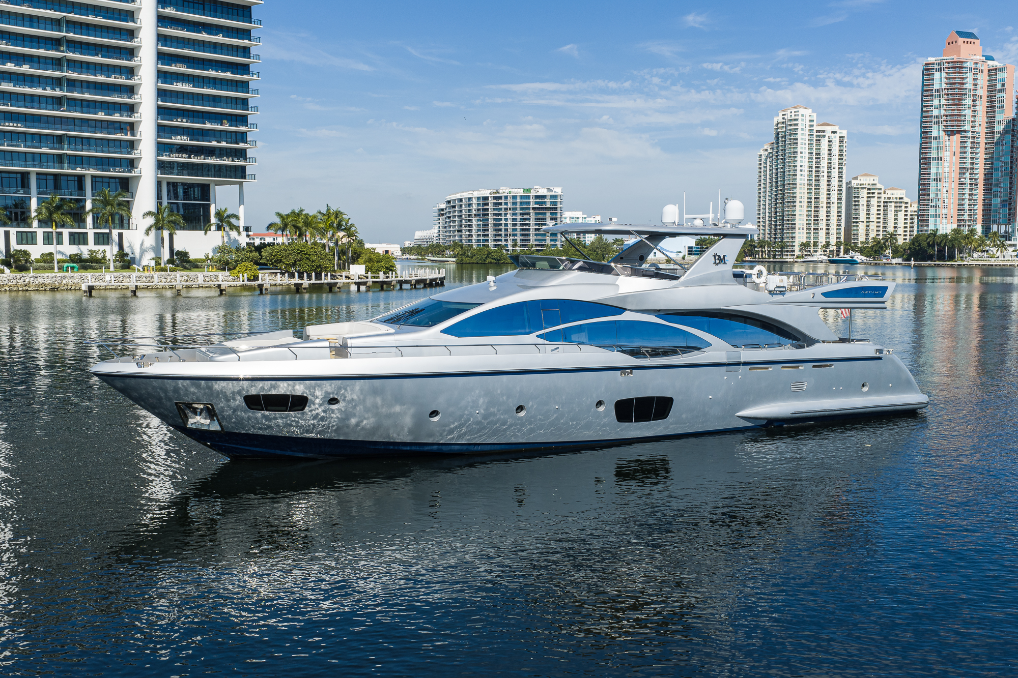 Beautiful M yacht photo 8