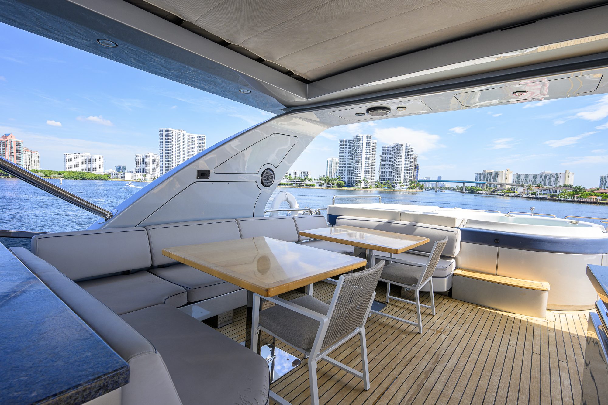 Beautiful M yacht photo 52
