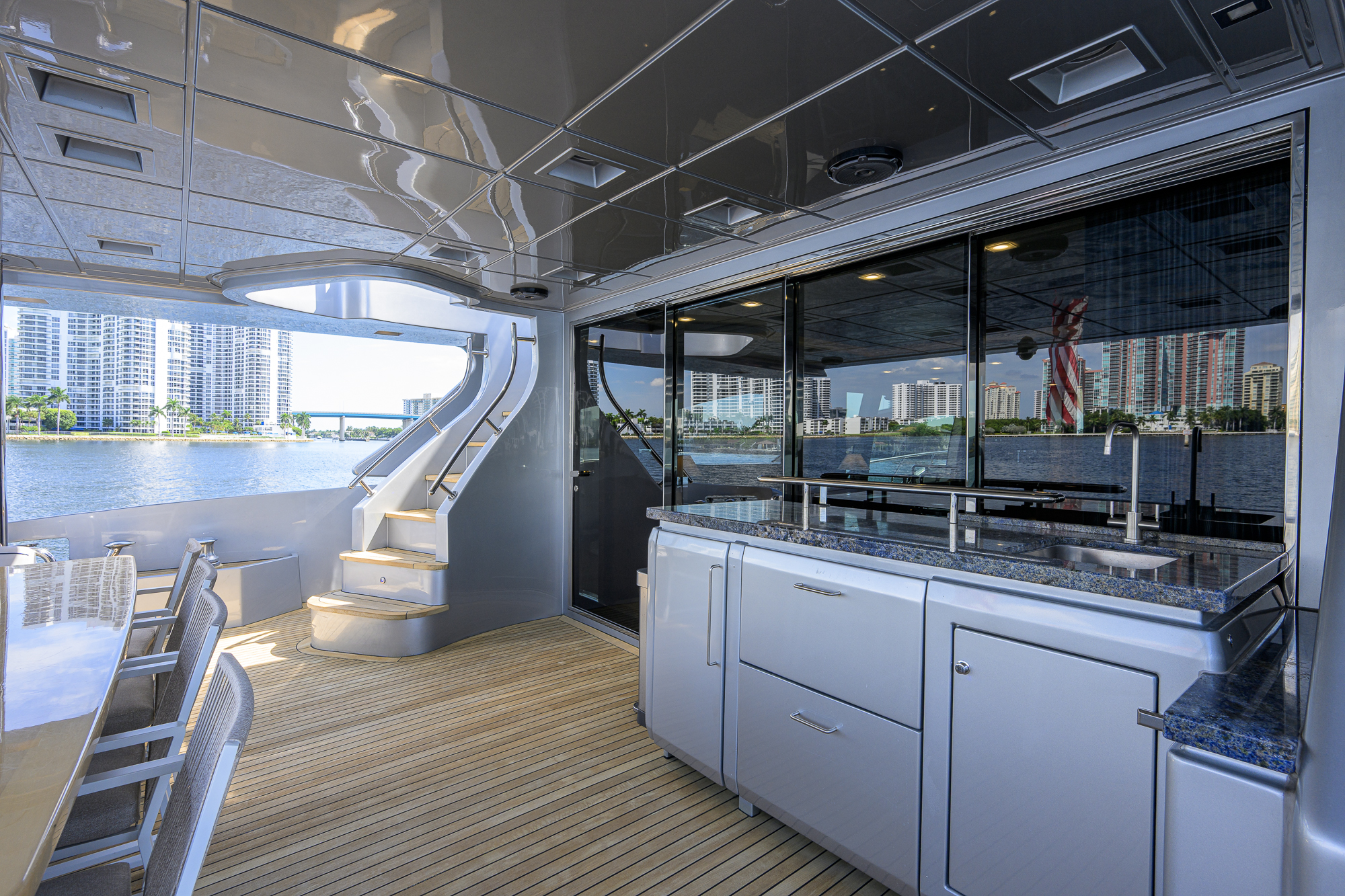 Beautiful M yacht photo 107