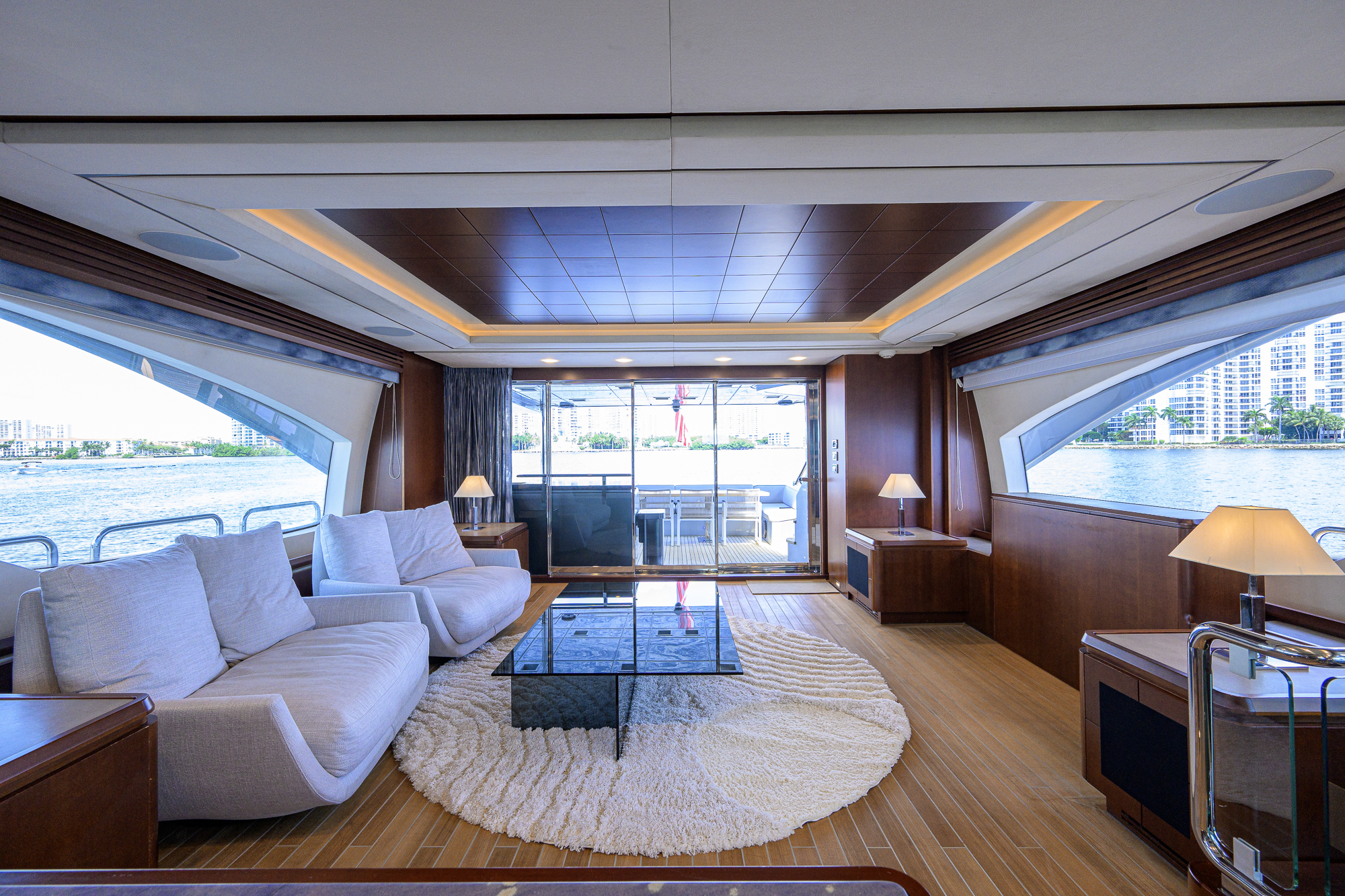 Beautiful M yacht photo 131