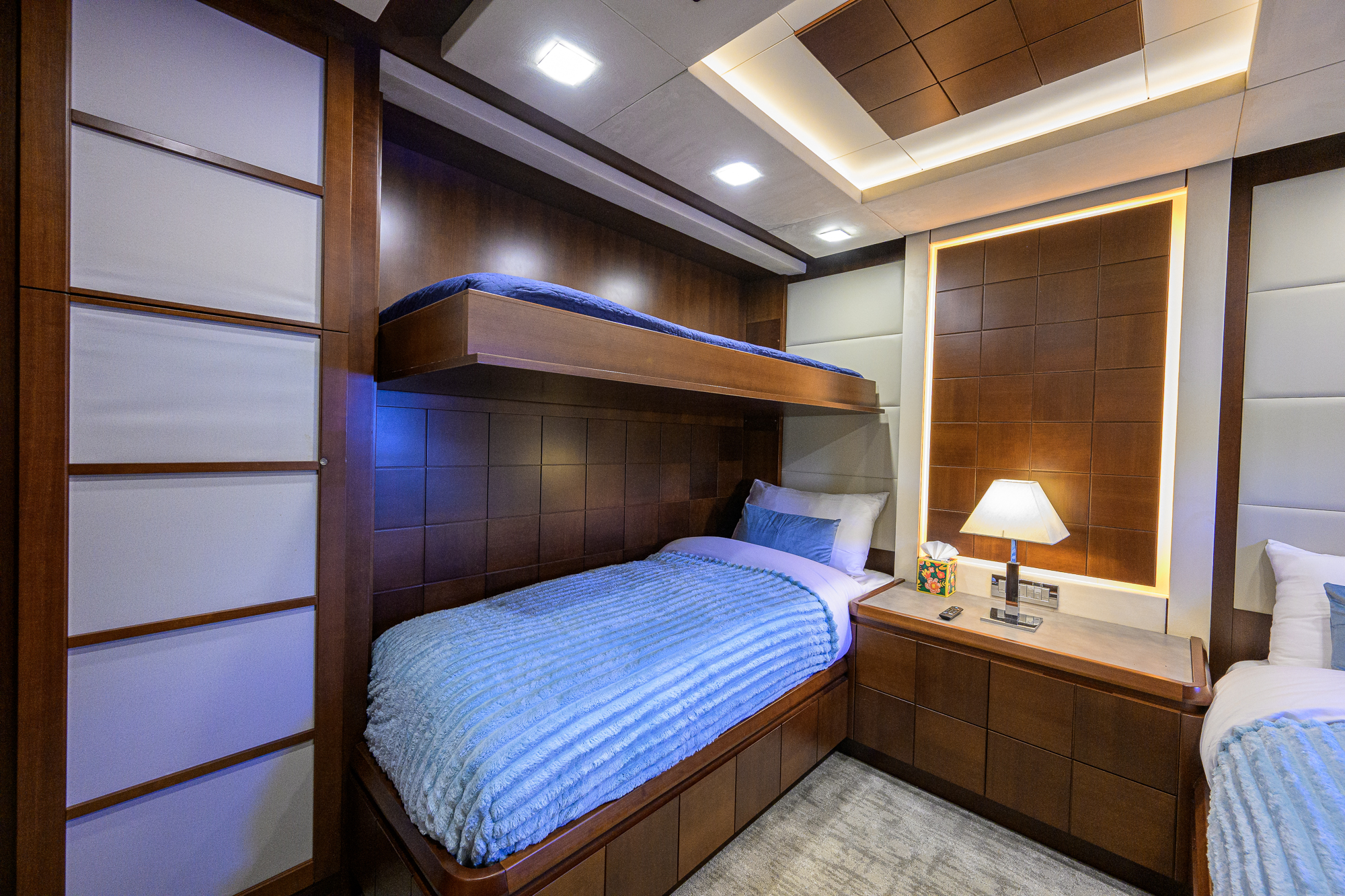 Beautiful M yacht photo 181