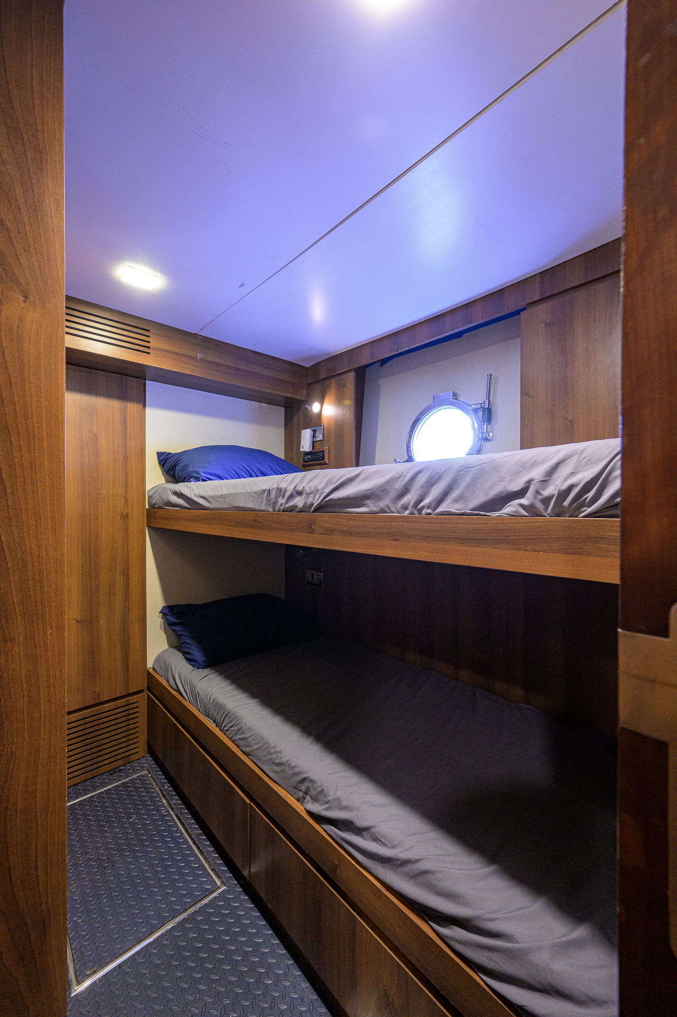 Beautiful M yacht photo 202