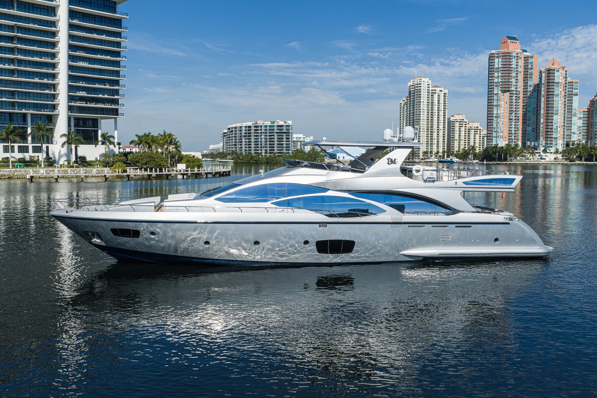 Beautiful M yacht photo 11