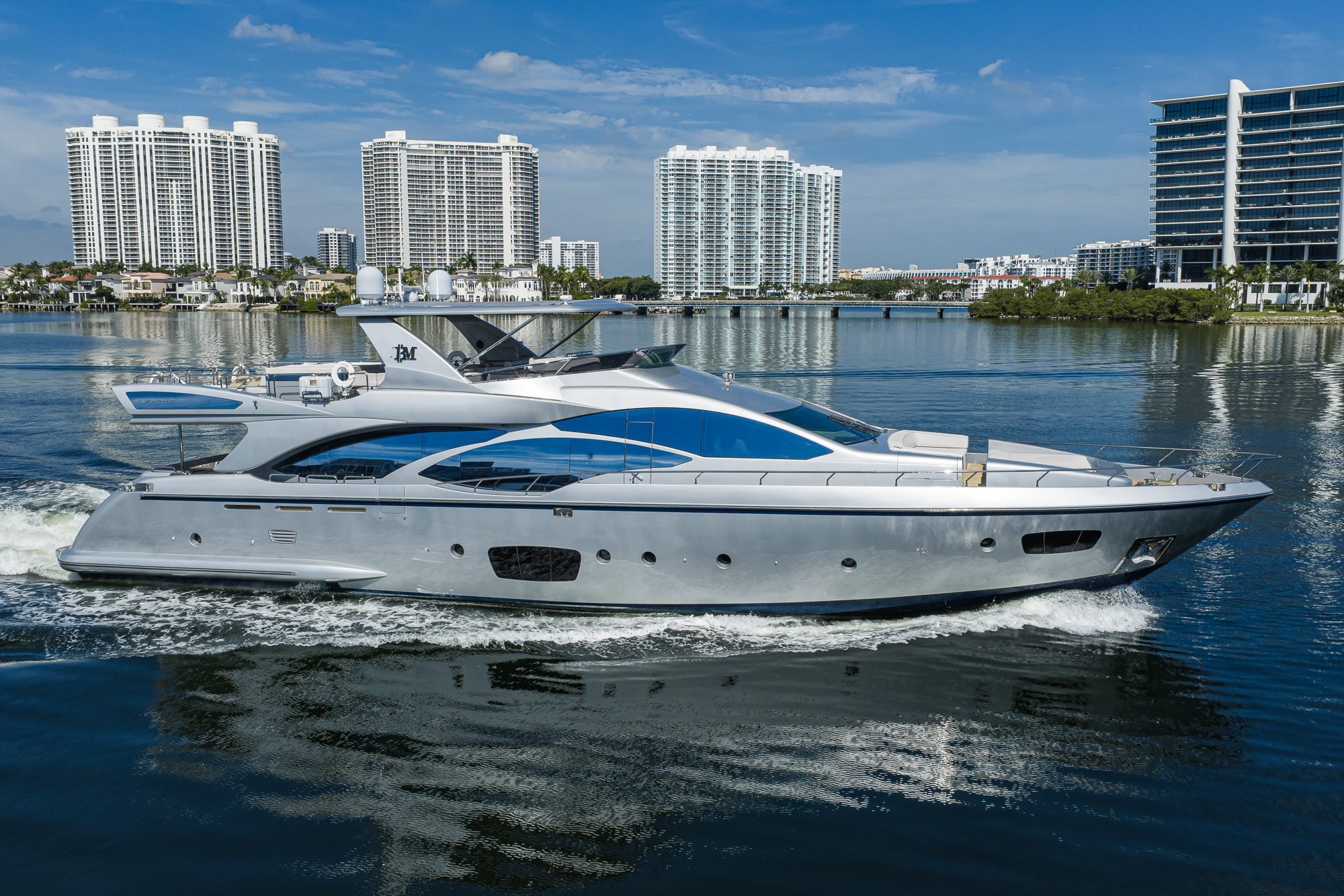 Beautiful M yacht photo 21