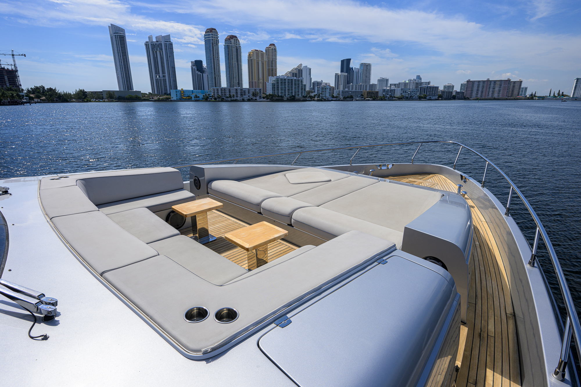 Beautiful M yacht photo 86