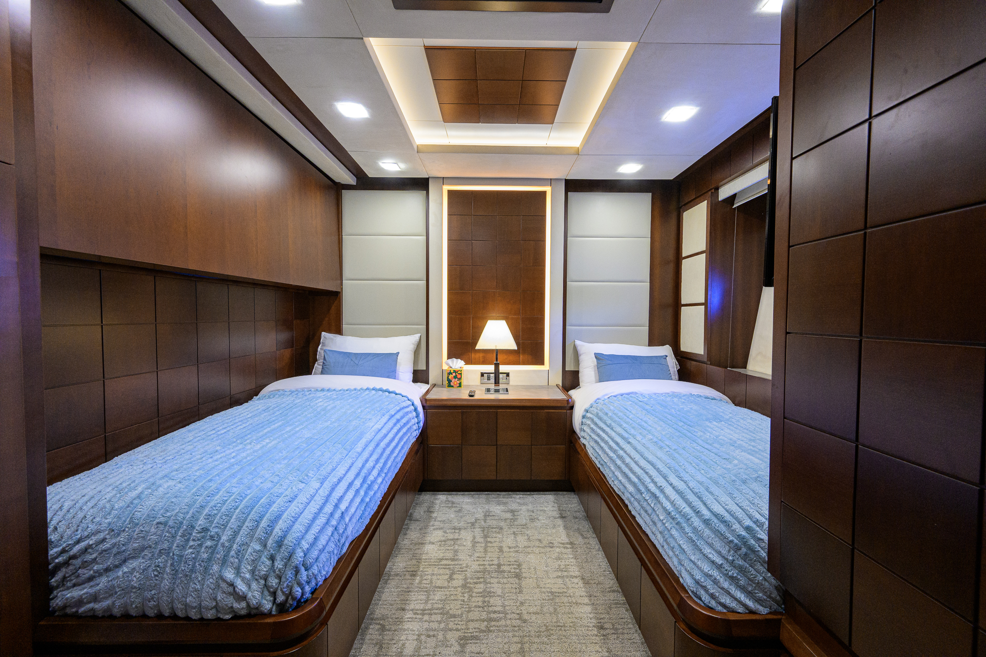 Beautiful M yacht photo 179