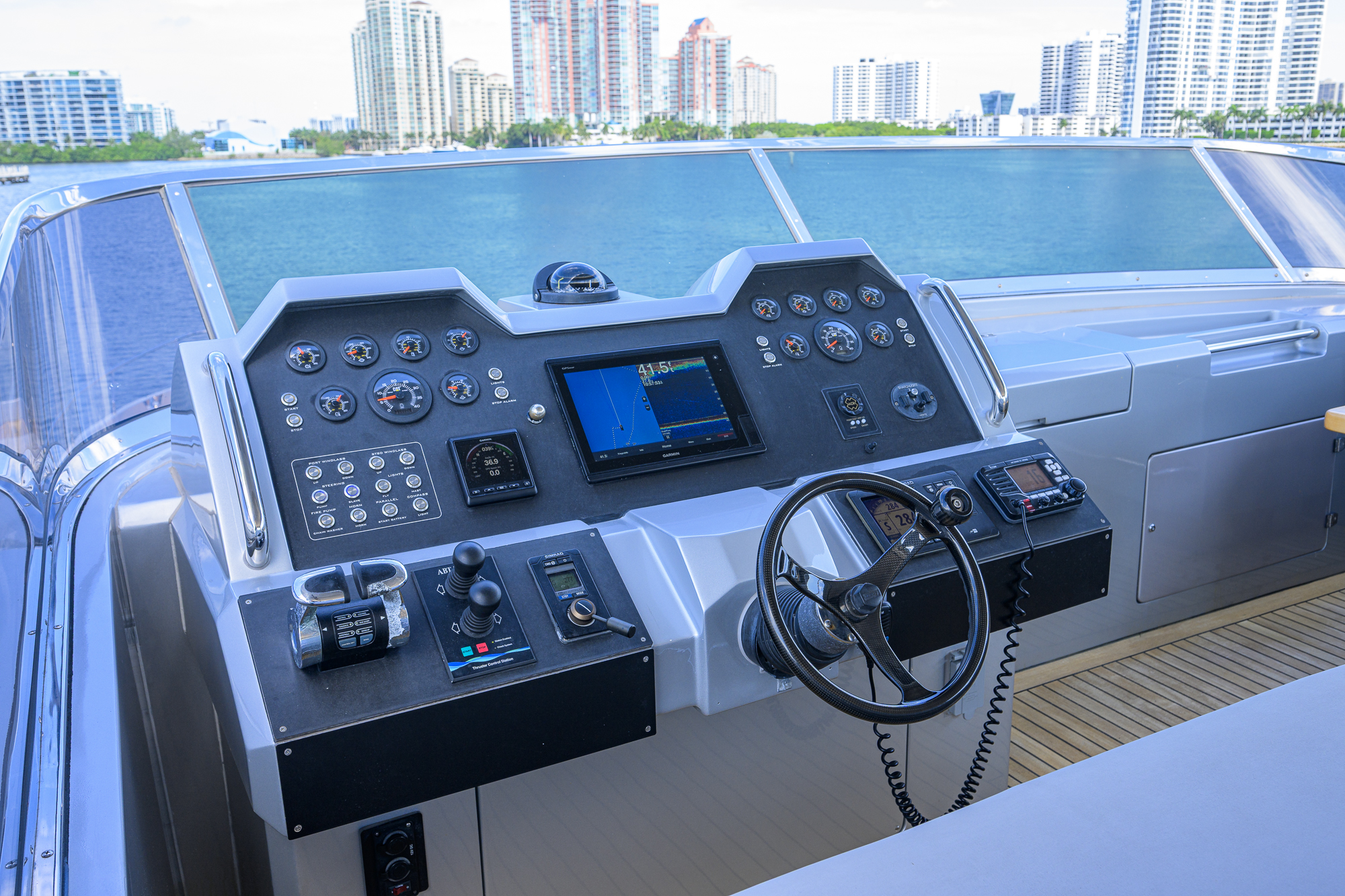 Beautiful M yacht photo 65