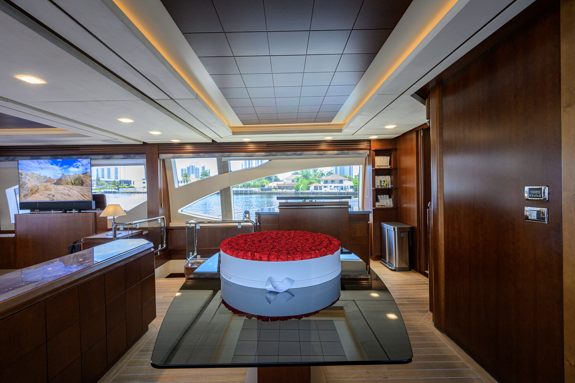 Beautiful M yacht photo 157