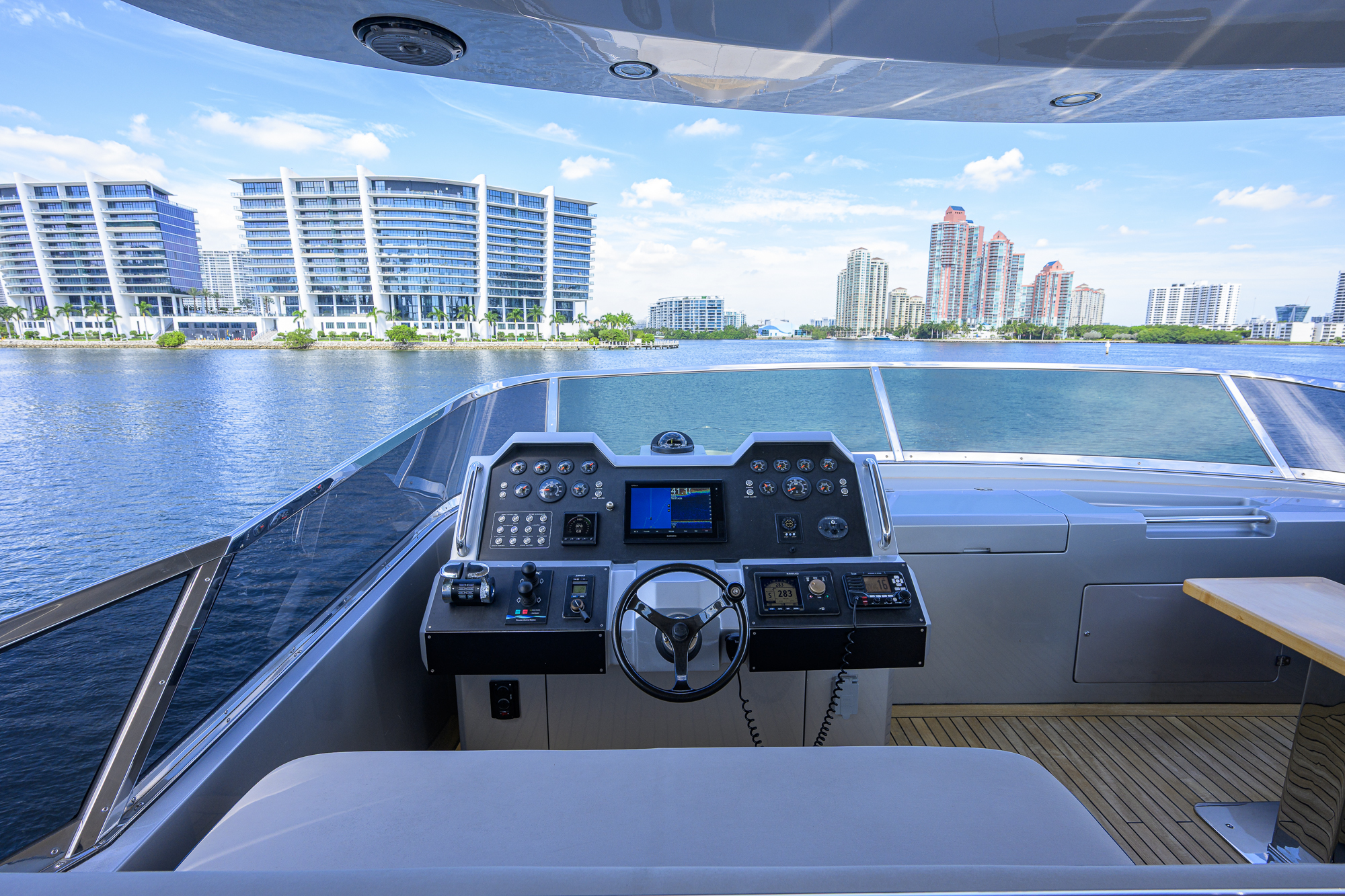 Beautiful M yacht photo 63