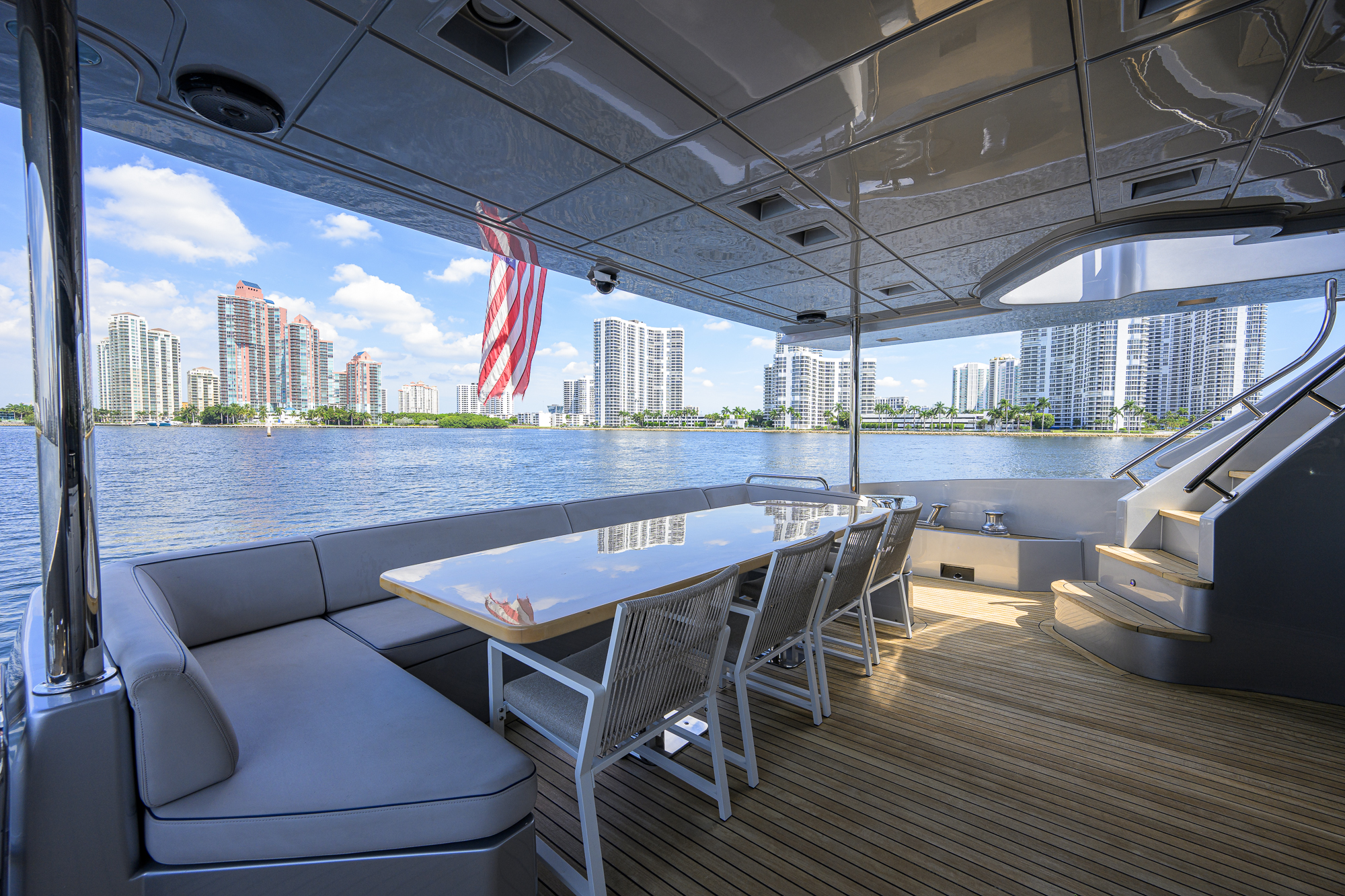 Beautiful M yacht photo 108