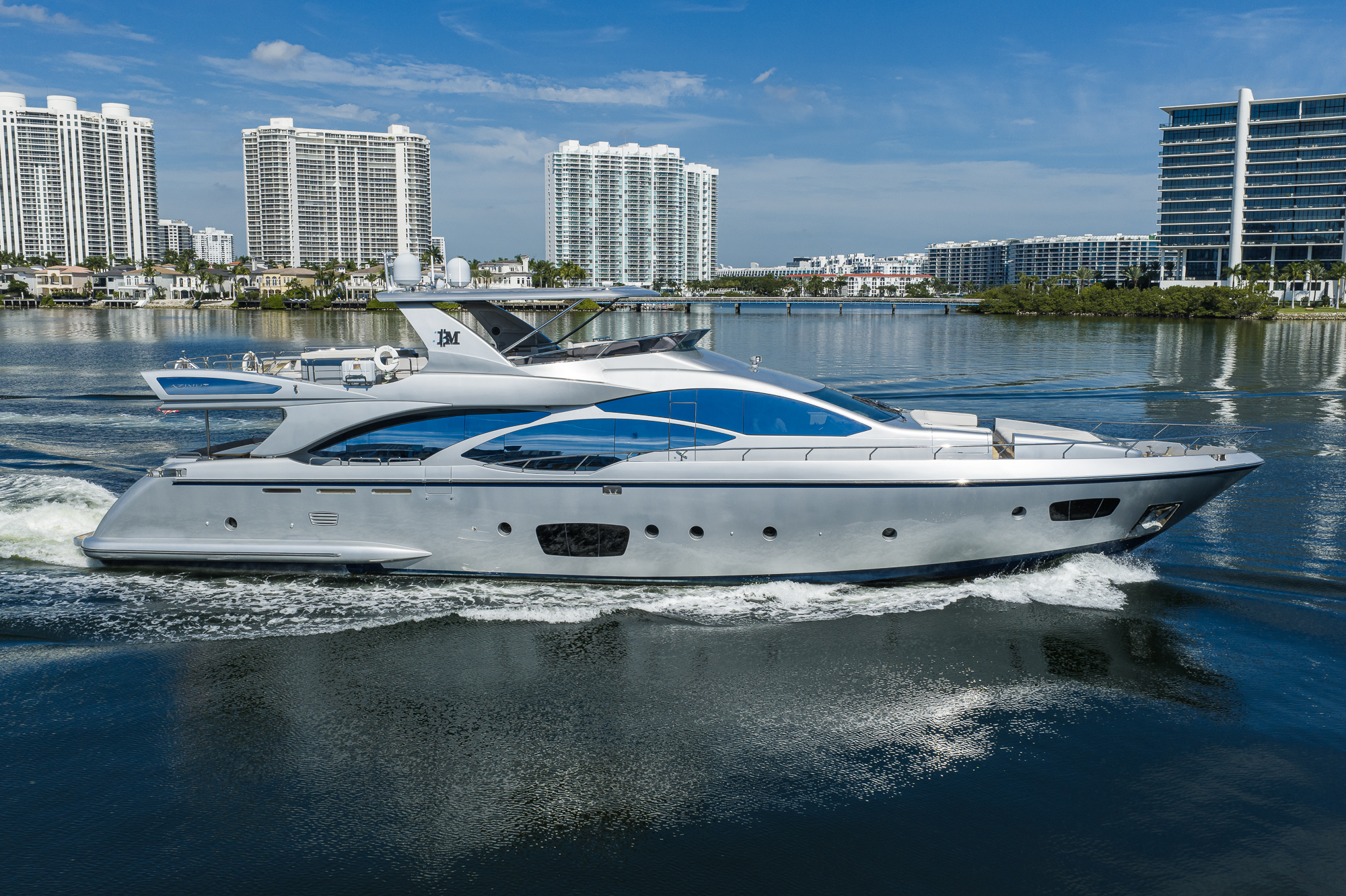 Beautiful M yacht photo 20