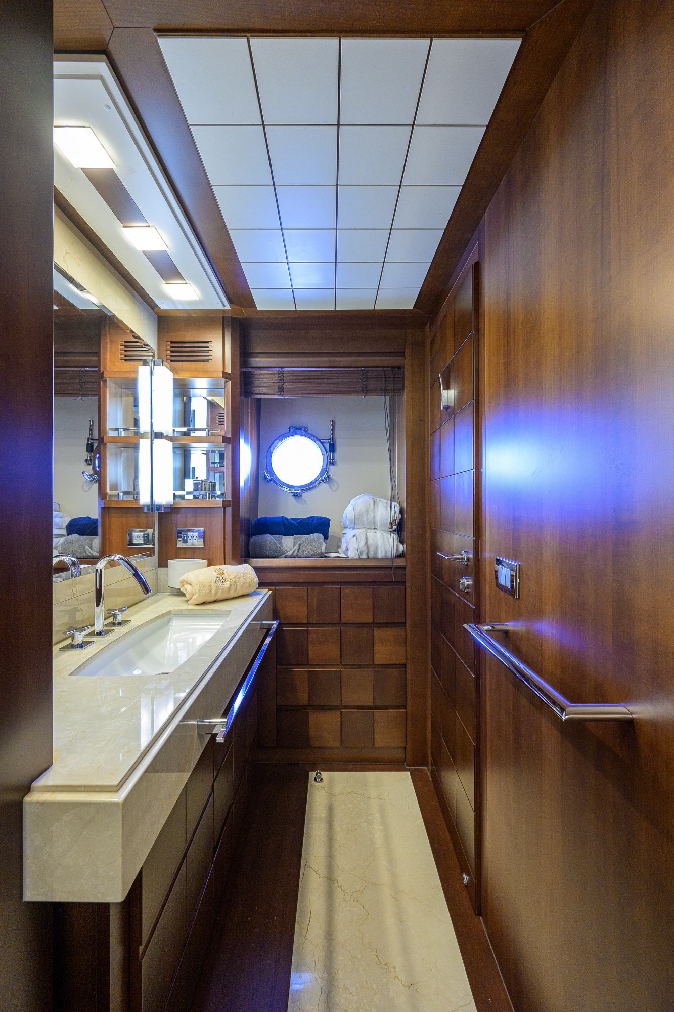 Beautiful M yacht photo 223