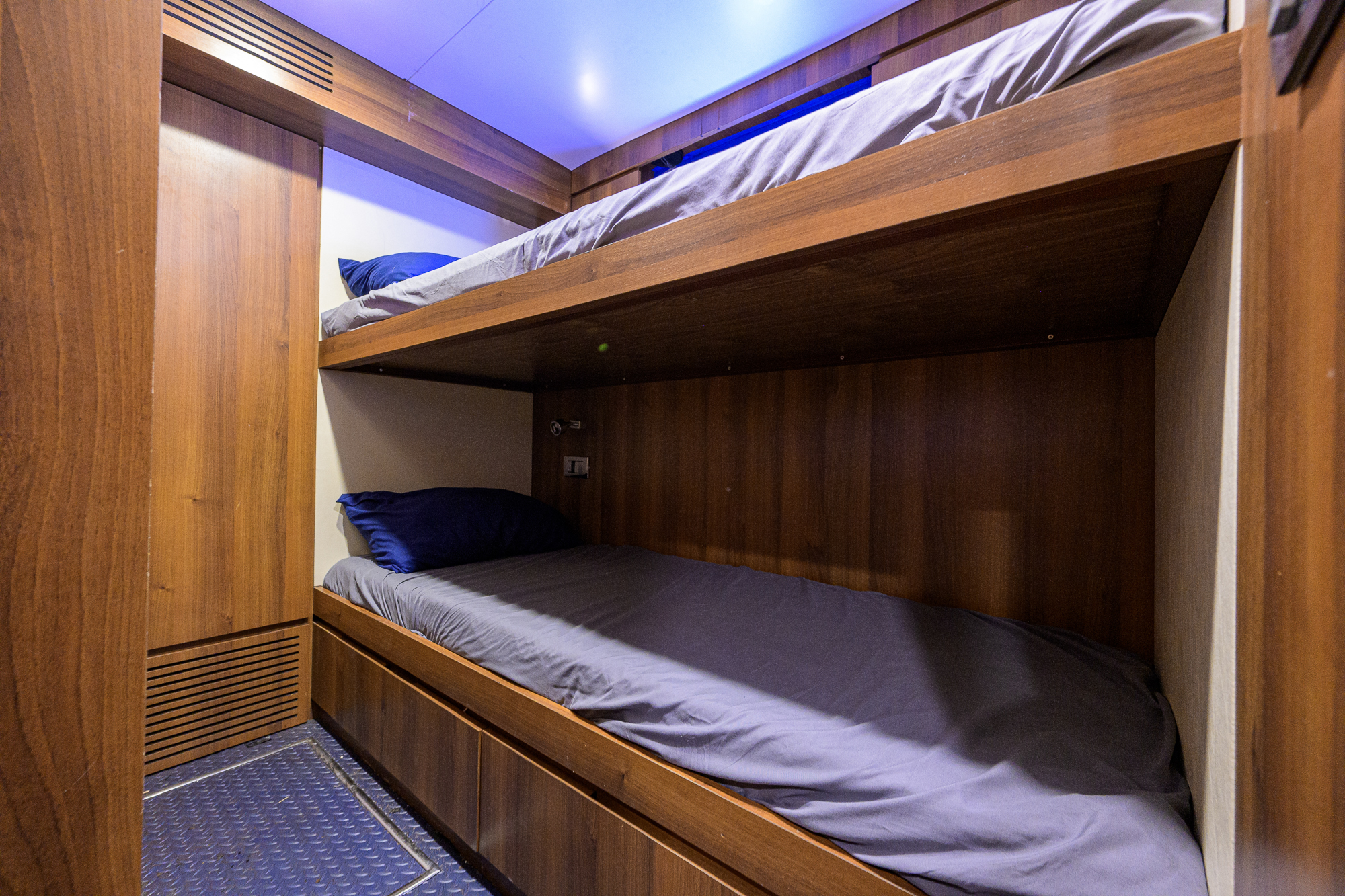 Beautiful M yacht photo 204