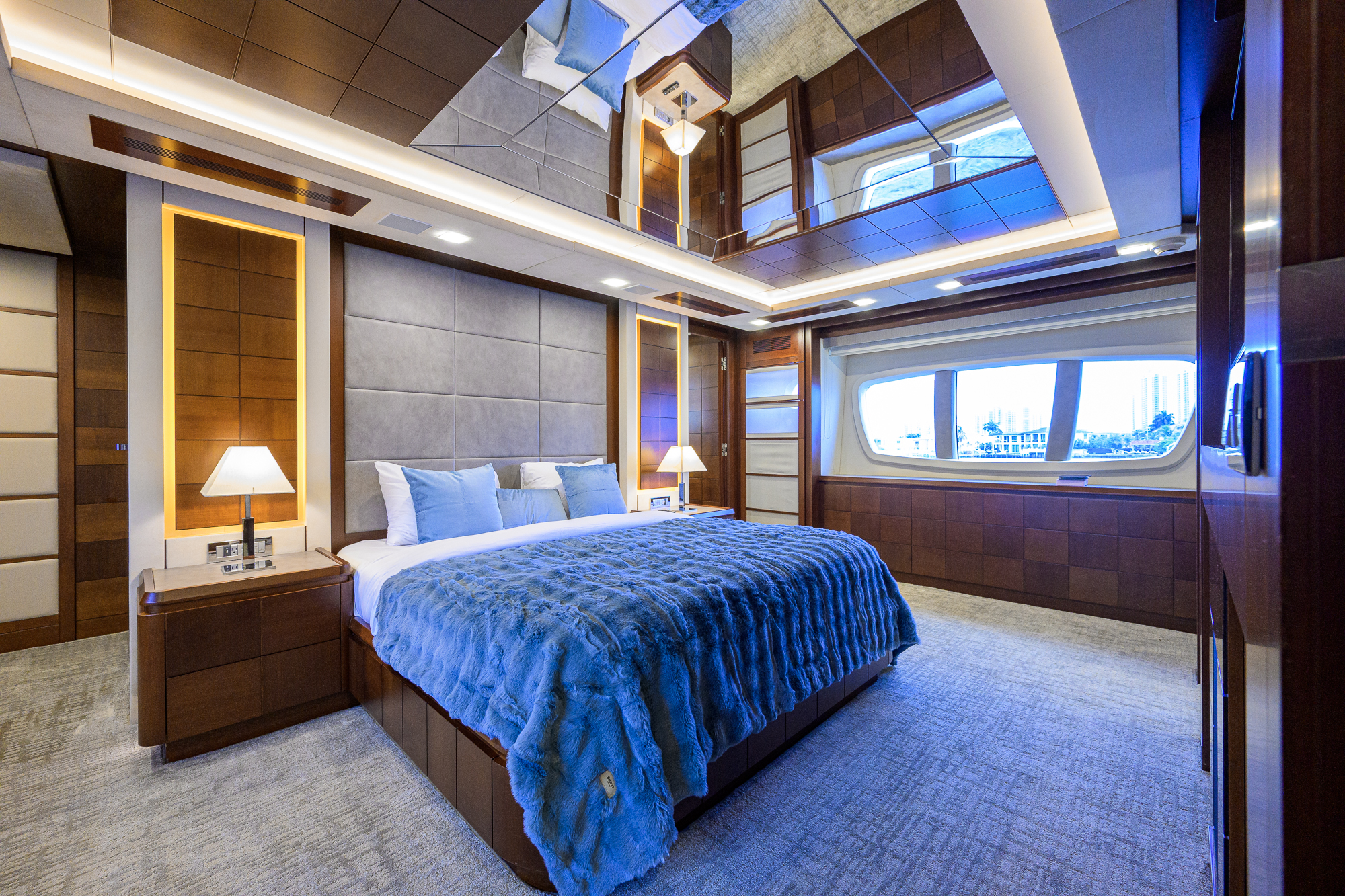 Beautiful M yacht photo 188